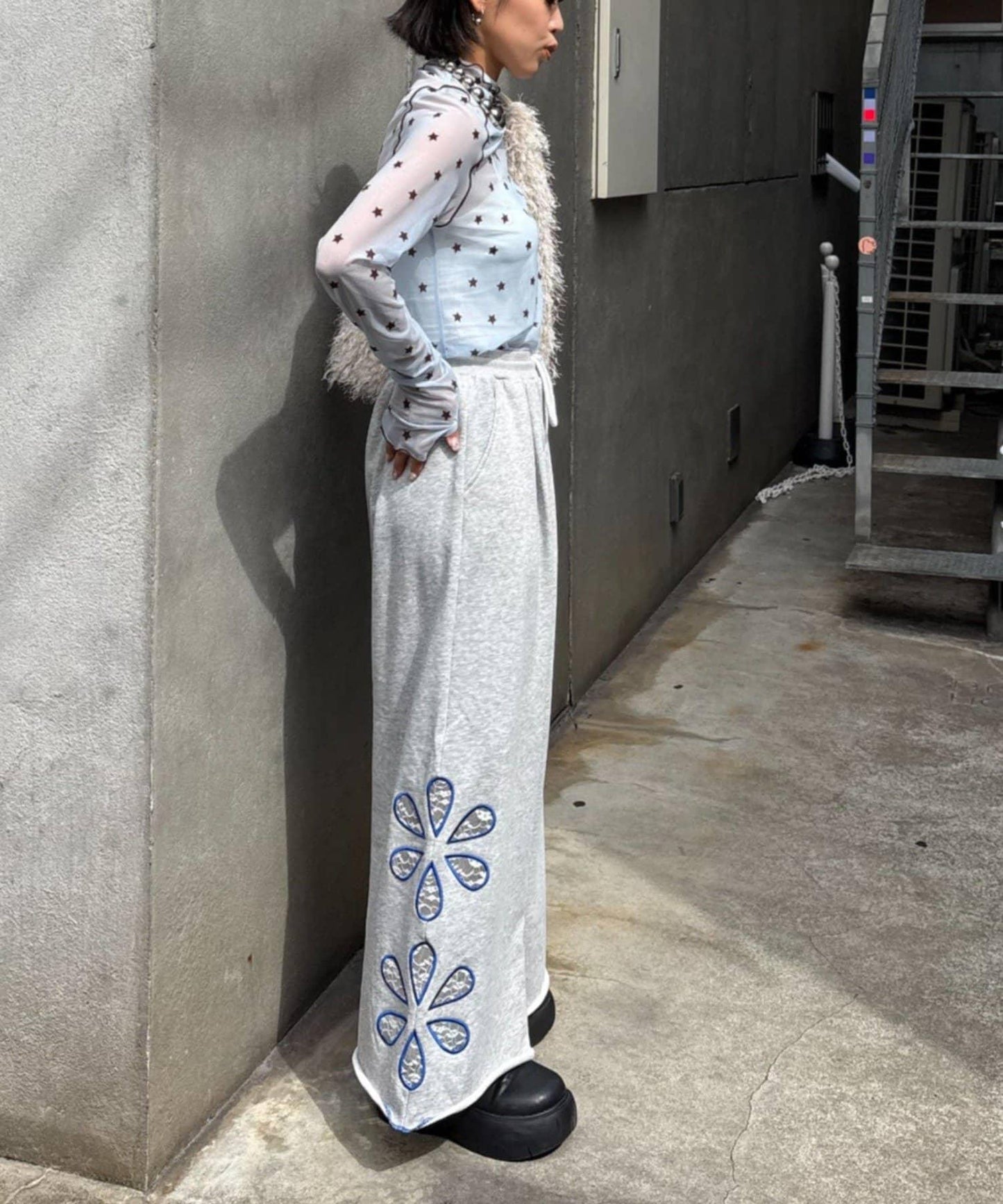 ★【HELLO.SANFRANCISCO/ハローサンフランシスコ】植絨星星圖案透視上衣