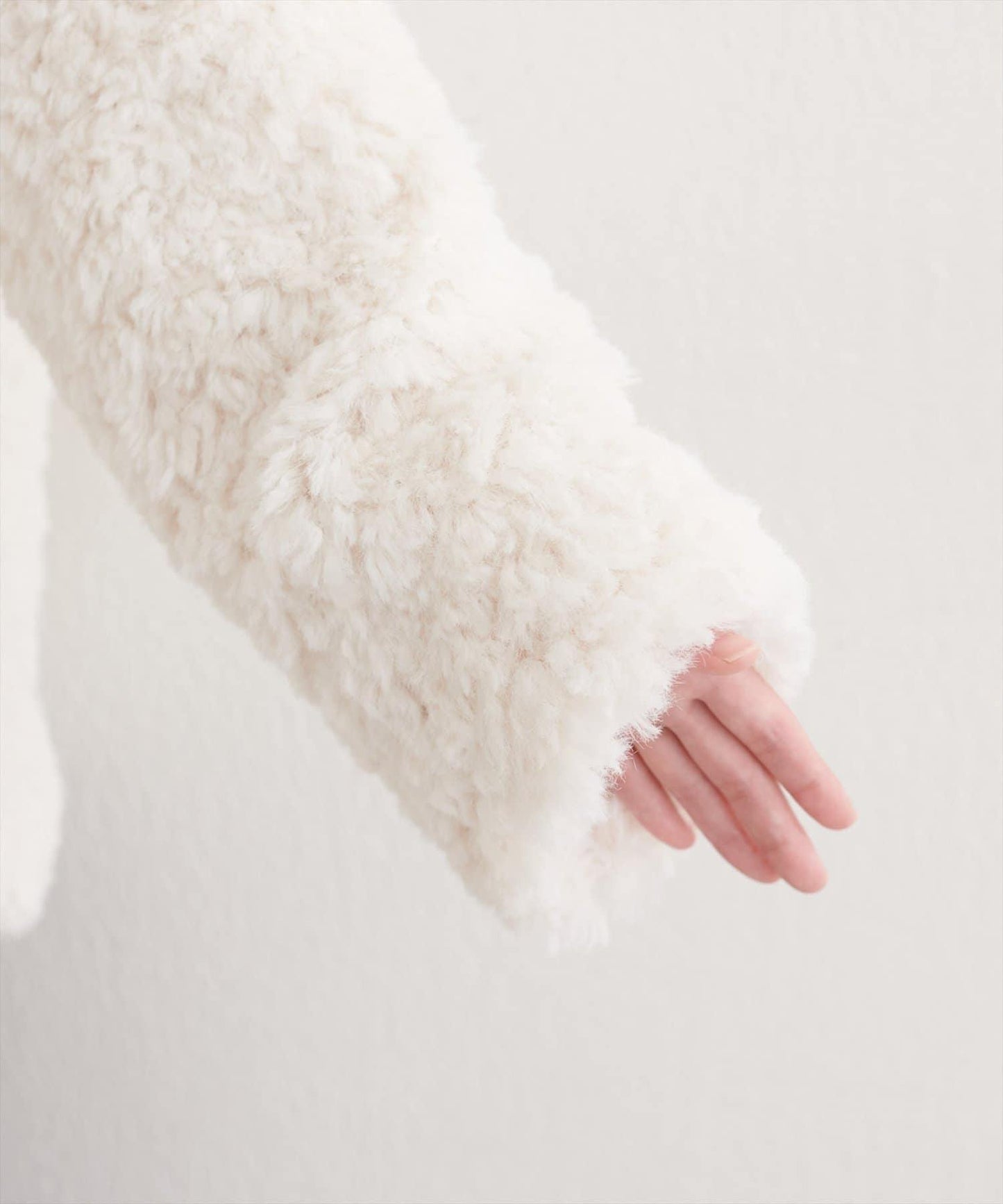 拼色仿羊羔絨中長款大衣