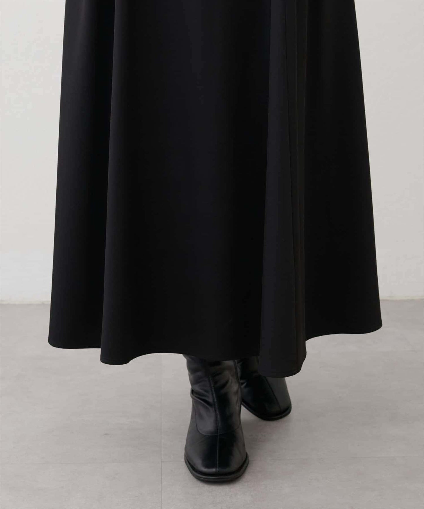 〈osono〉扭結蝴蝶結吊帶連衣裙