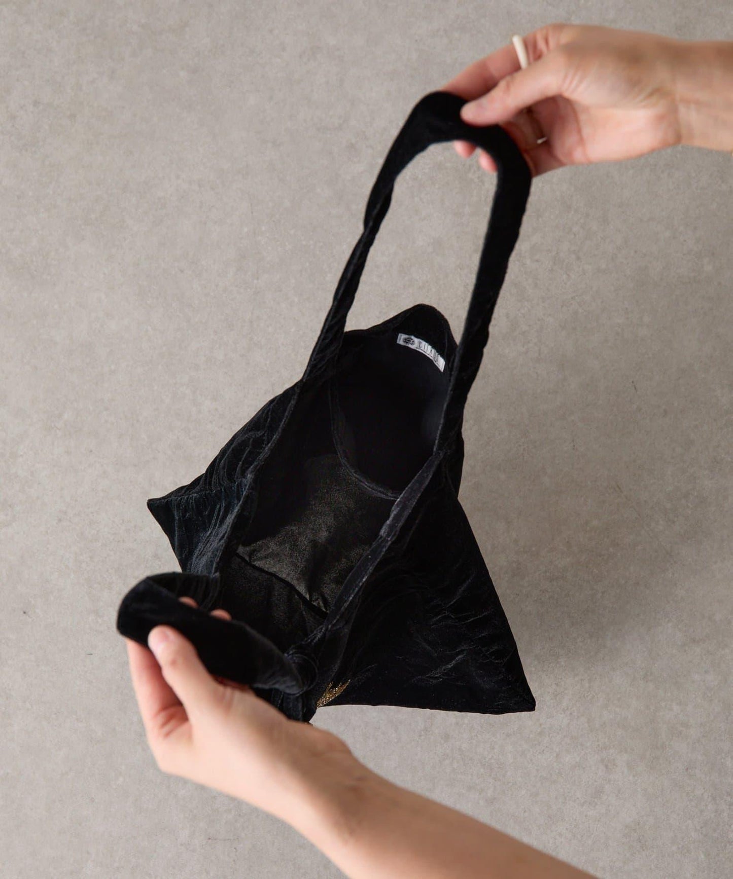 《CITRUS》木馬刺繡托特包