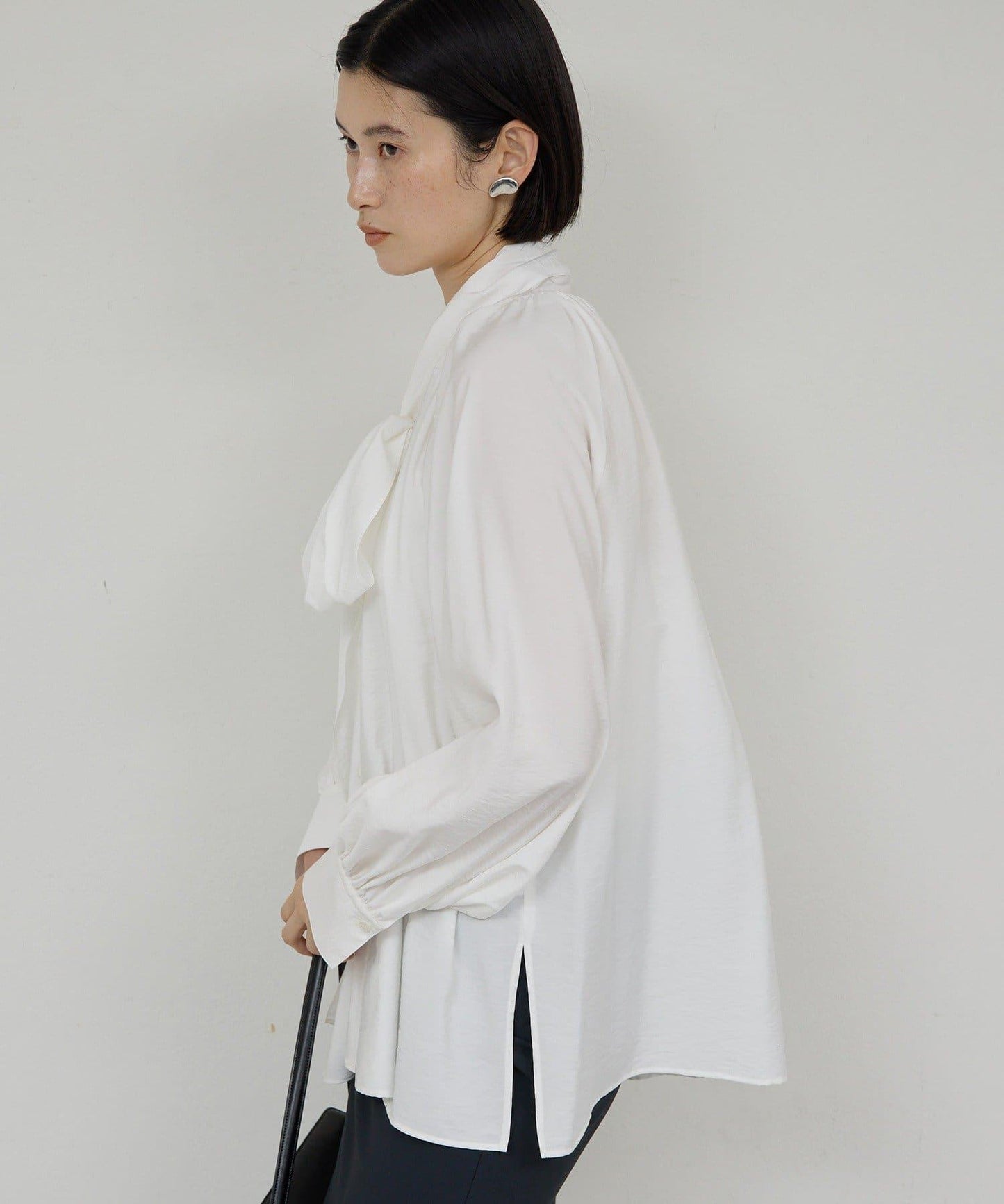 褶皺蝴蝶結領女襯衫