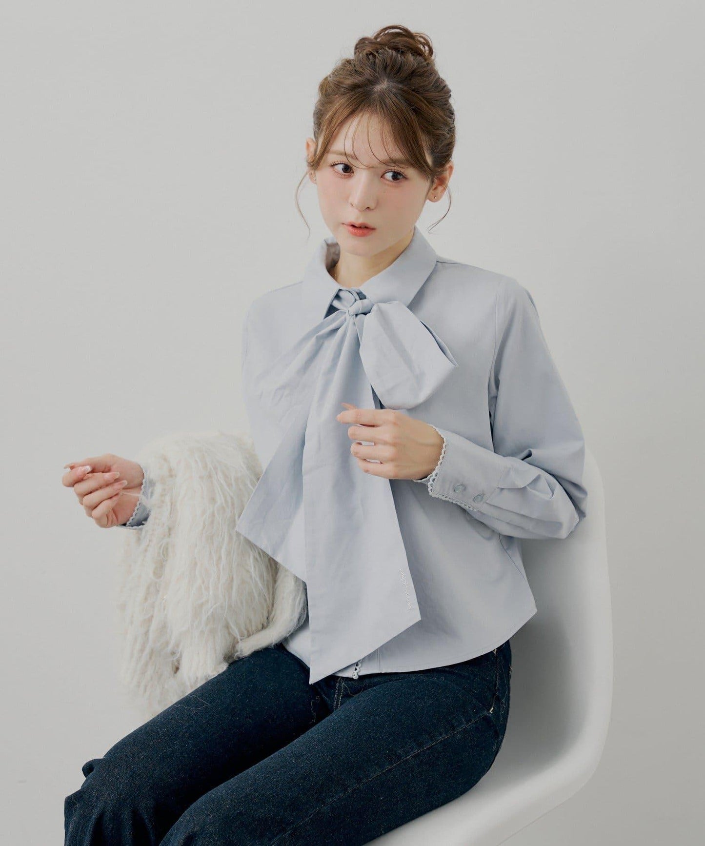 【SALON by Chico】帶蝴蝶結蕾絲設計襯衫