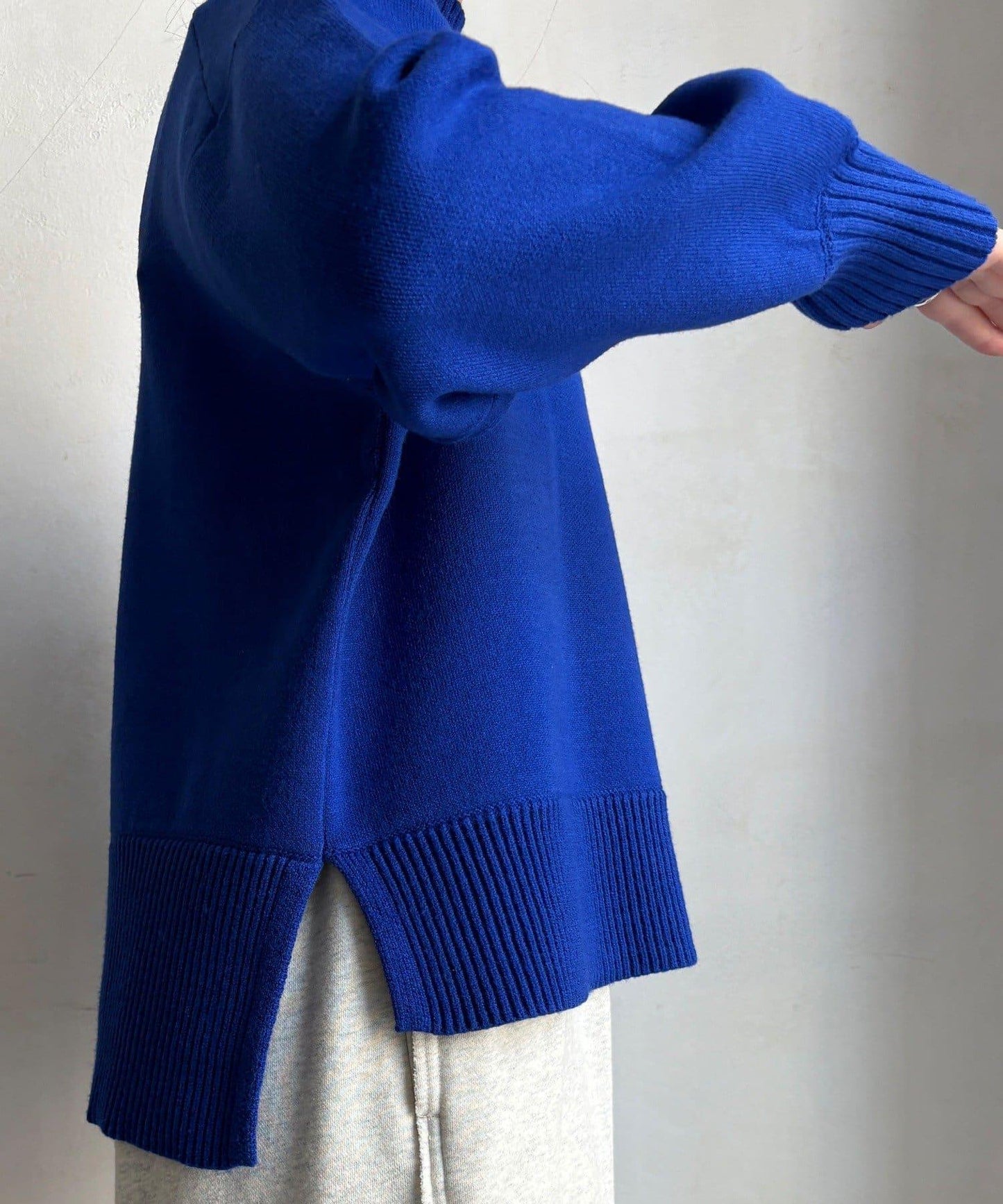 側開叉高領針織衫