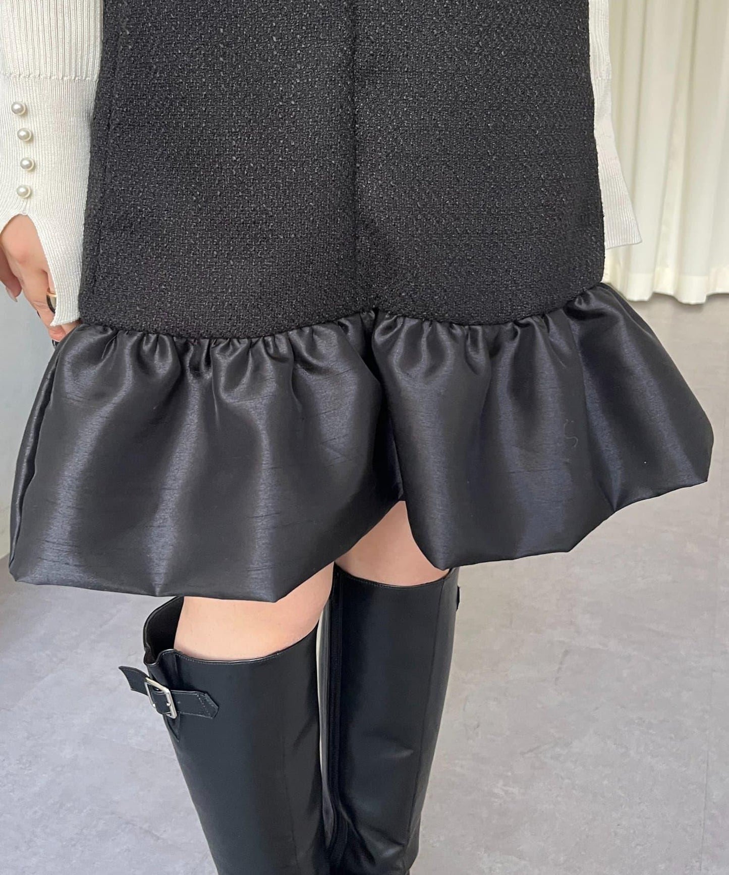 下襬氣球袖呢料連衣裙