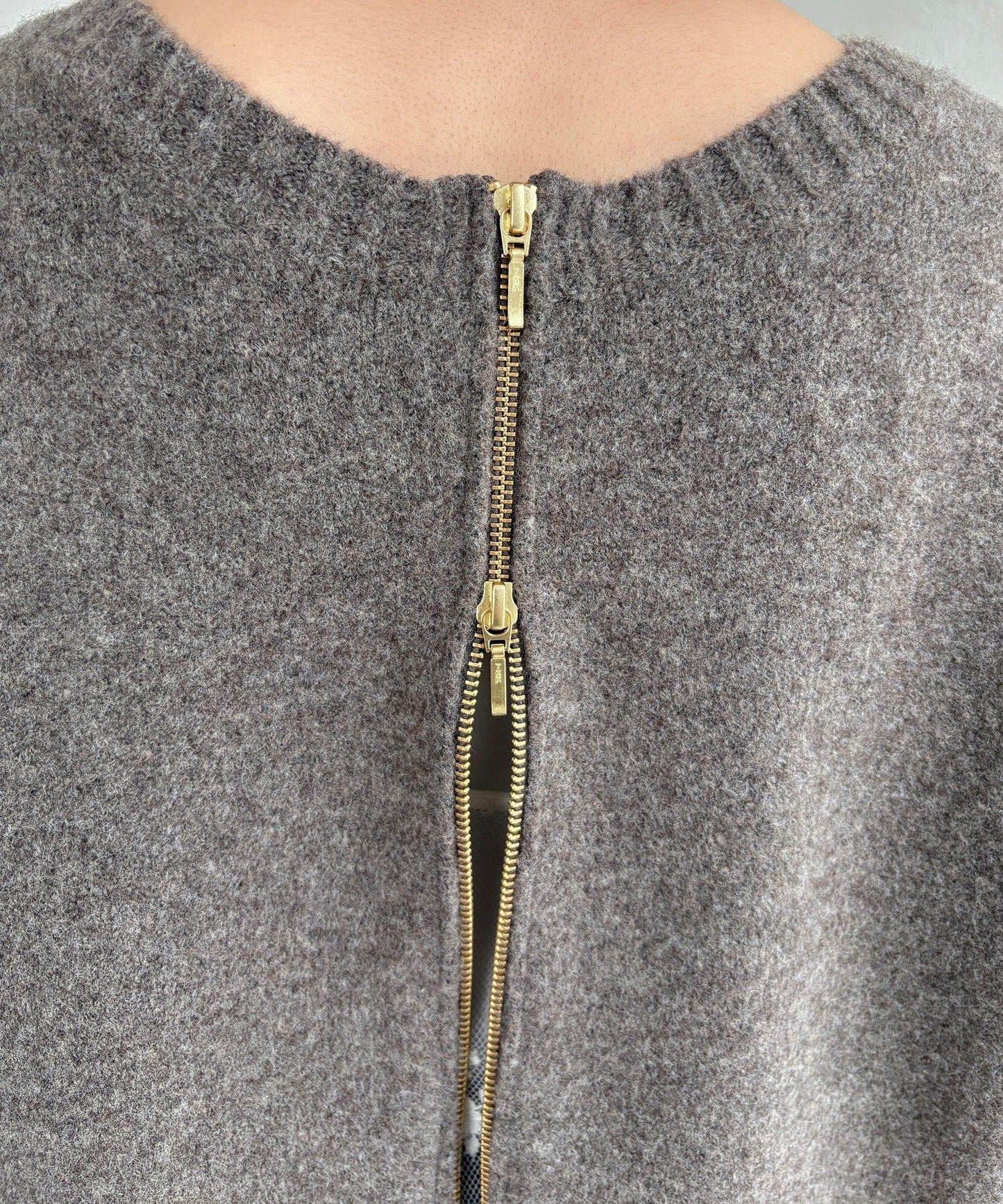 標誌拉鍊兩穿套頭衫