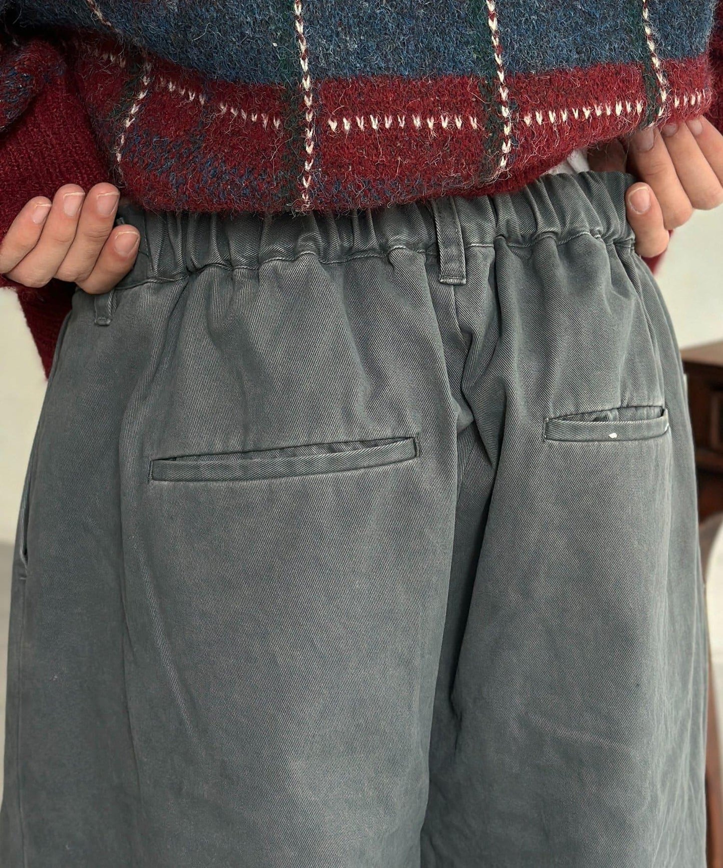 色素染斜紋寬鬆褶皺長褲