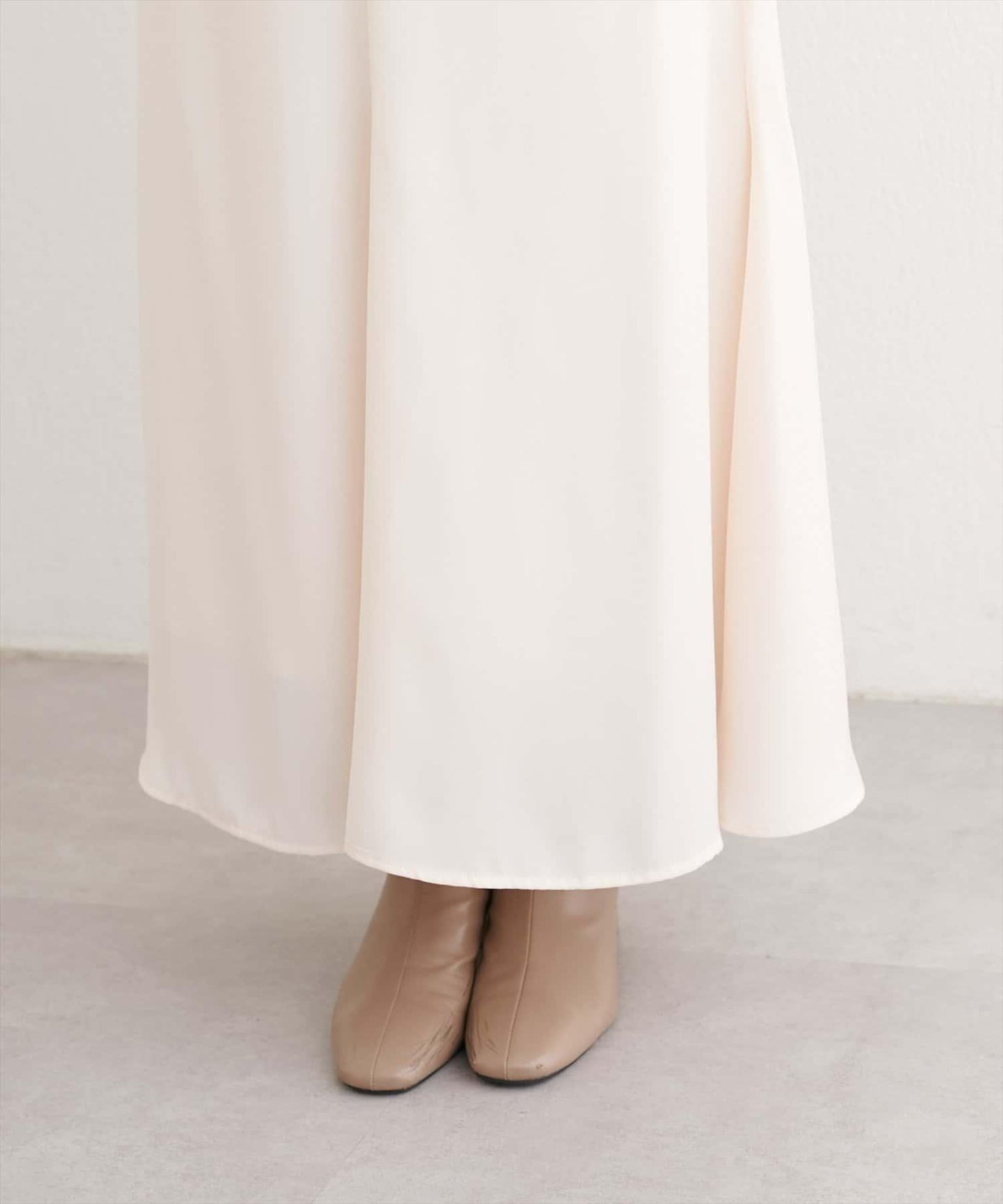 帶蝴蝶結腰帶緞面半身裙