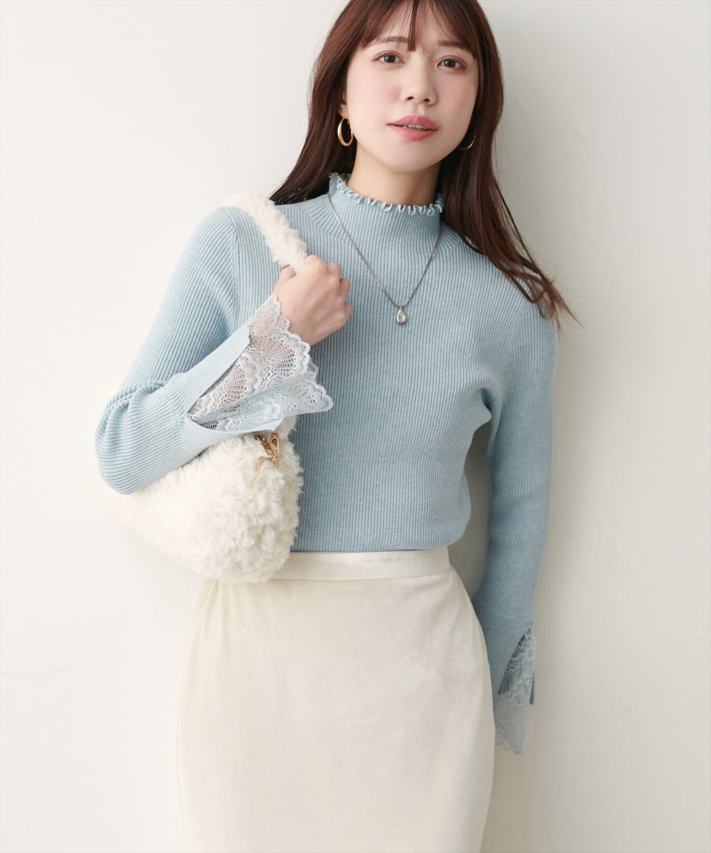 袖口蕾絲柔軟羅紋高領衫