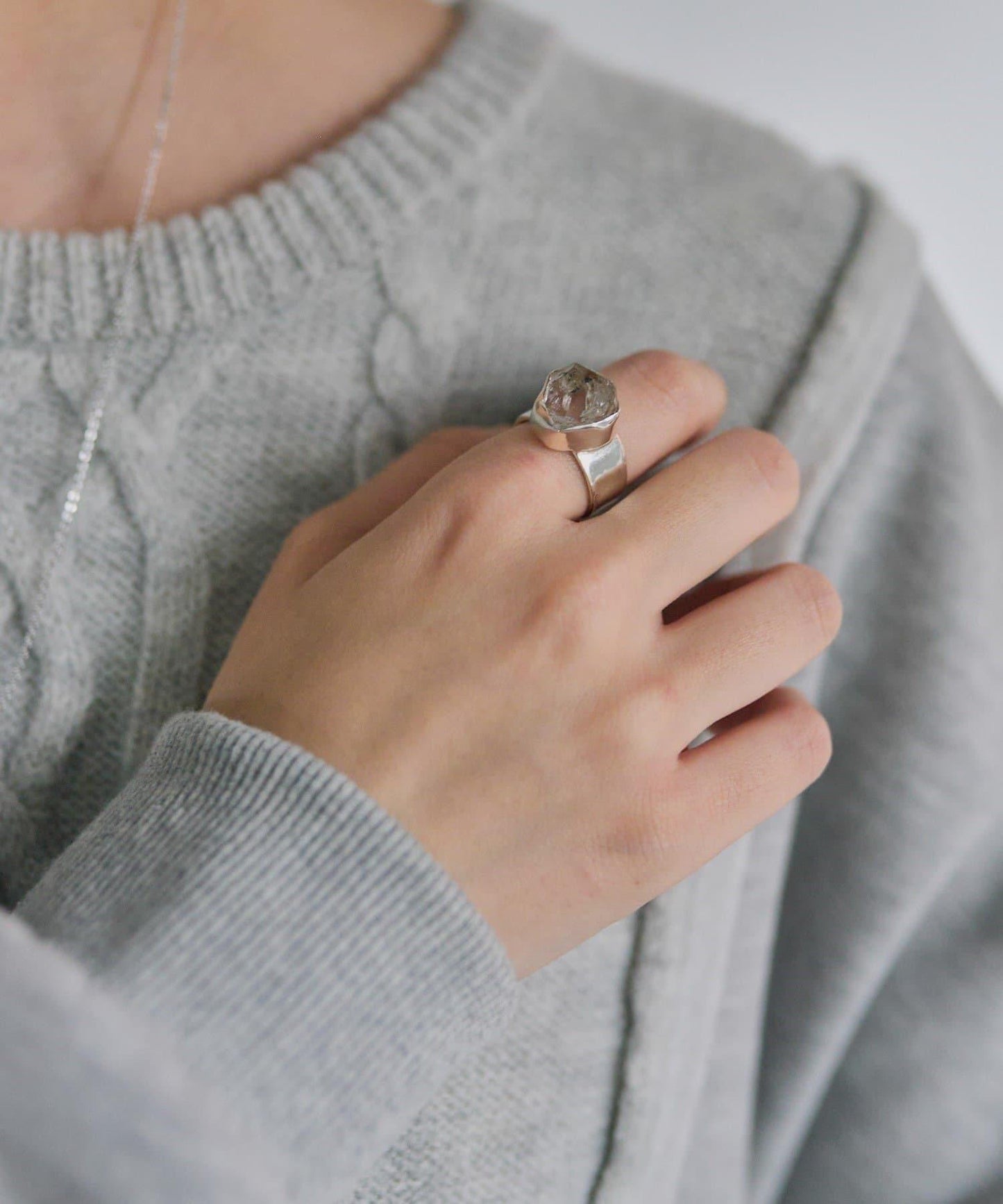 《スターリングシルバー使用》赫基蒙鑽石戒指