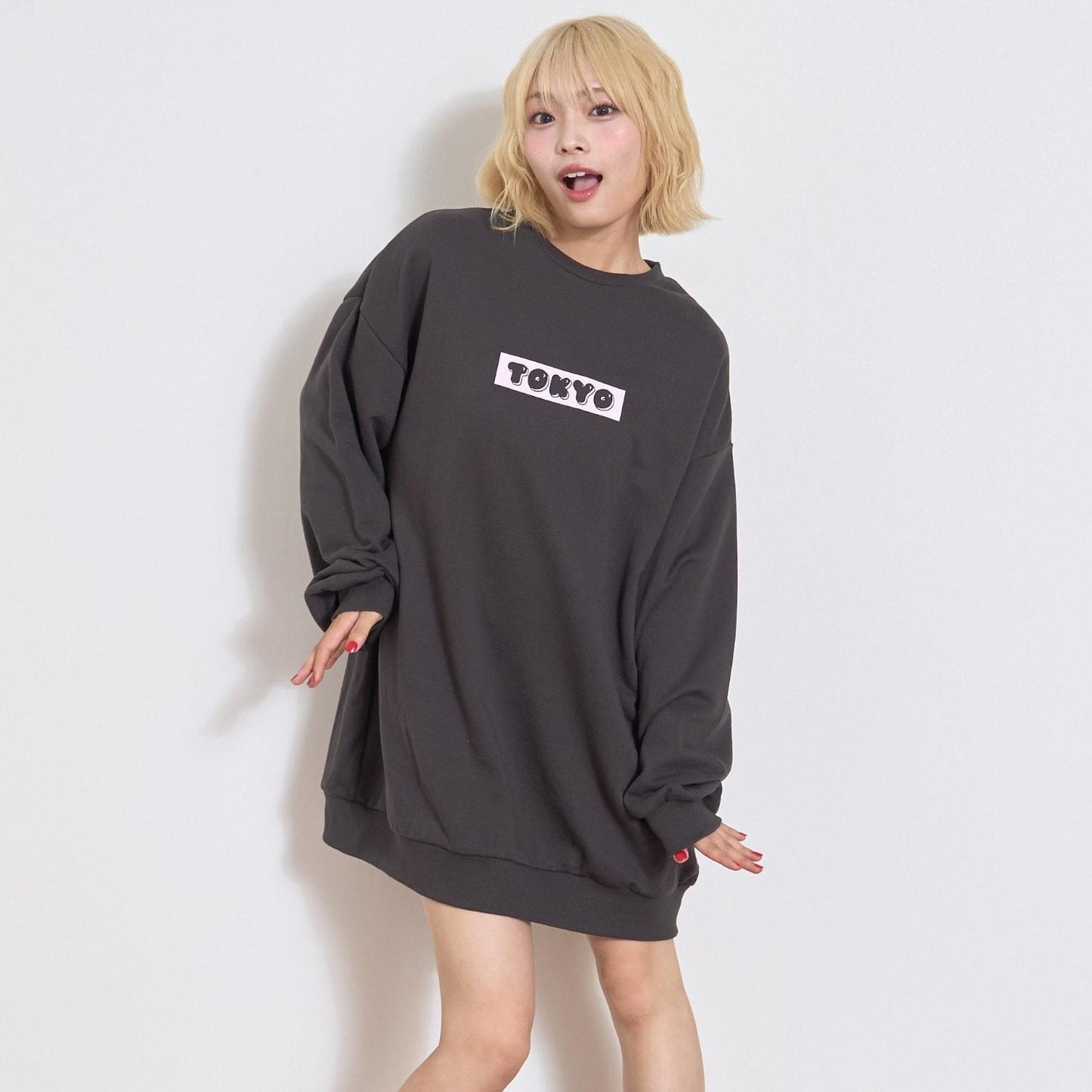 背面印花連衣裙