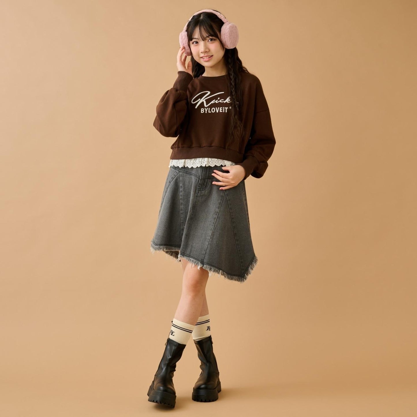 下襬蕾絲套頭衫