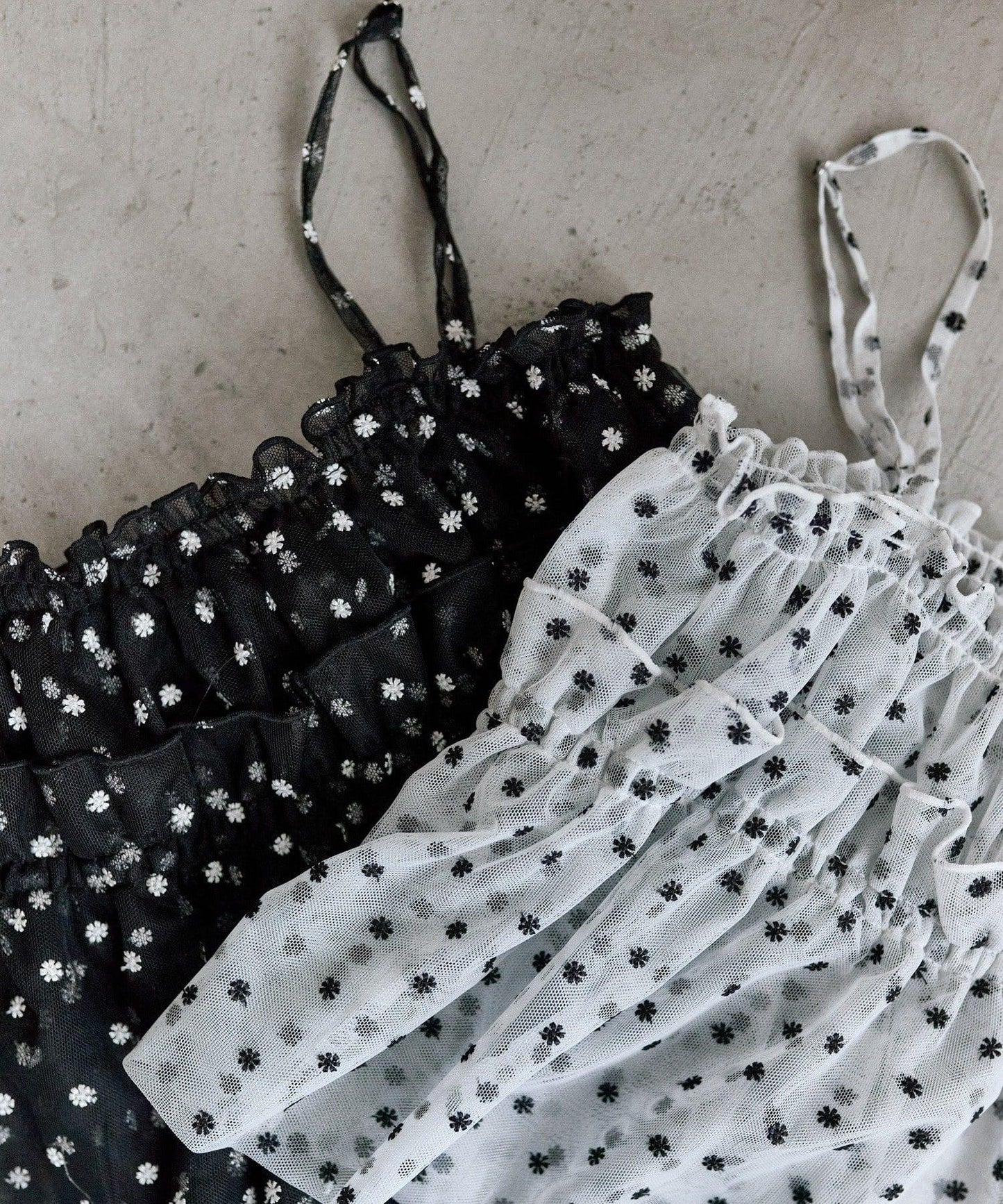 花卉網紗吊帶上衣