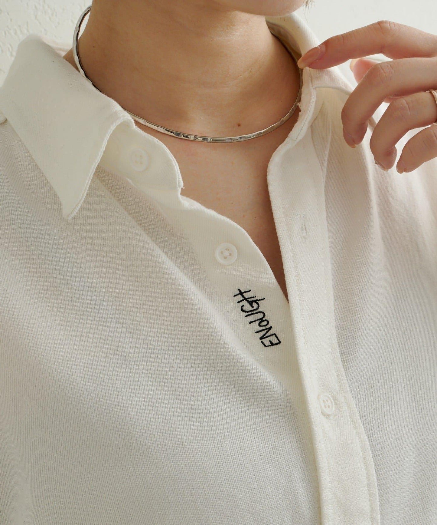 【可搭配套裝穿著◎】刺繡天絲柔軟寬鬆襯衫