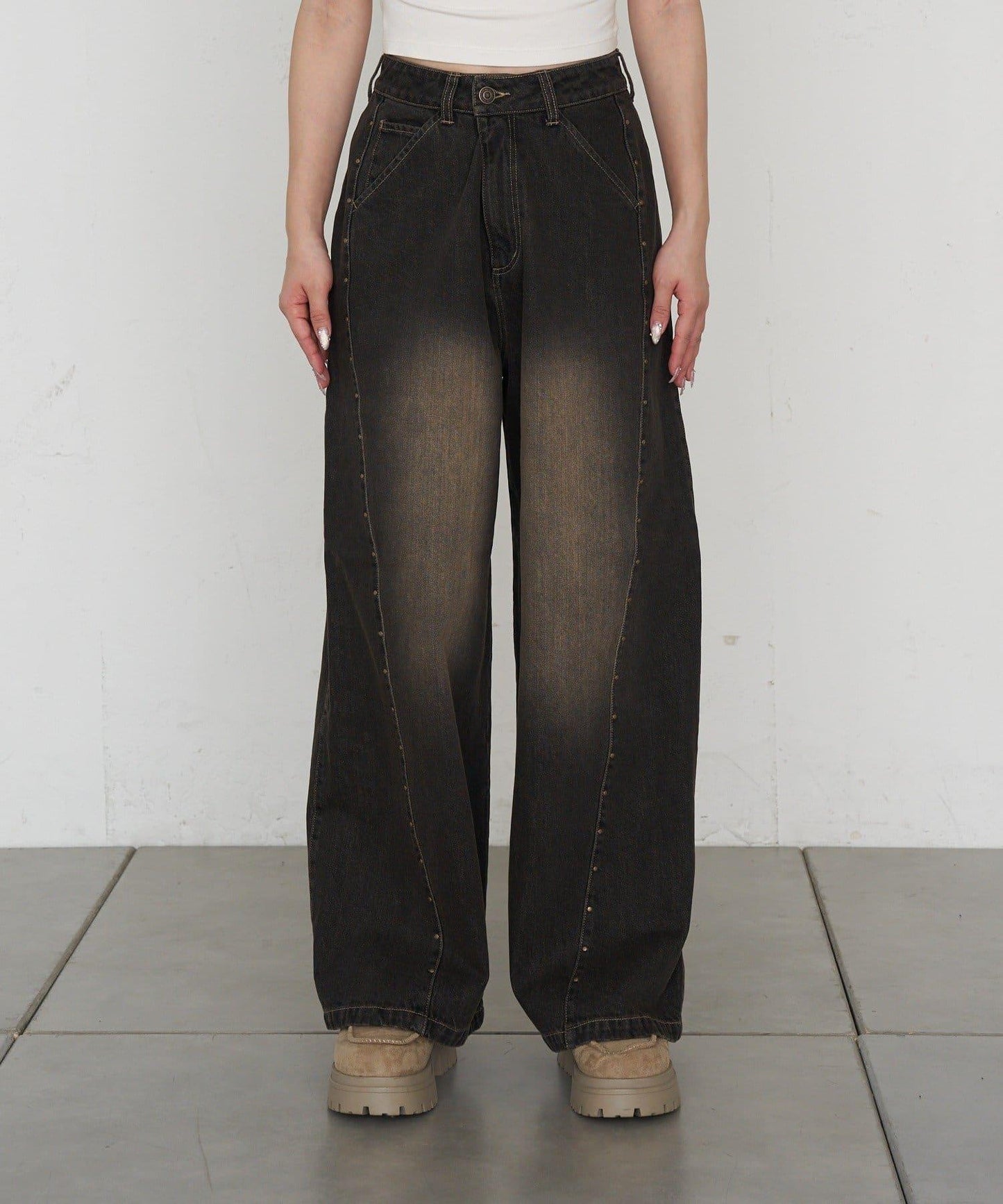 鉚釘裝飾寬鬆牛仔褲