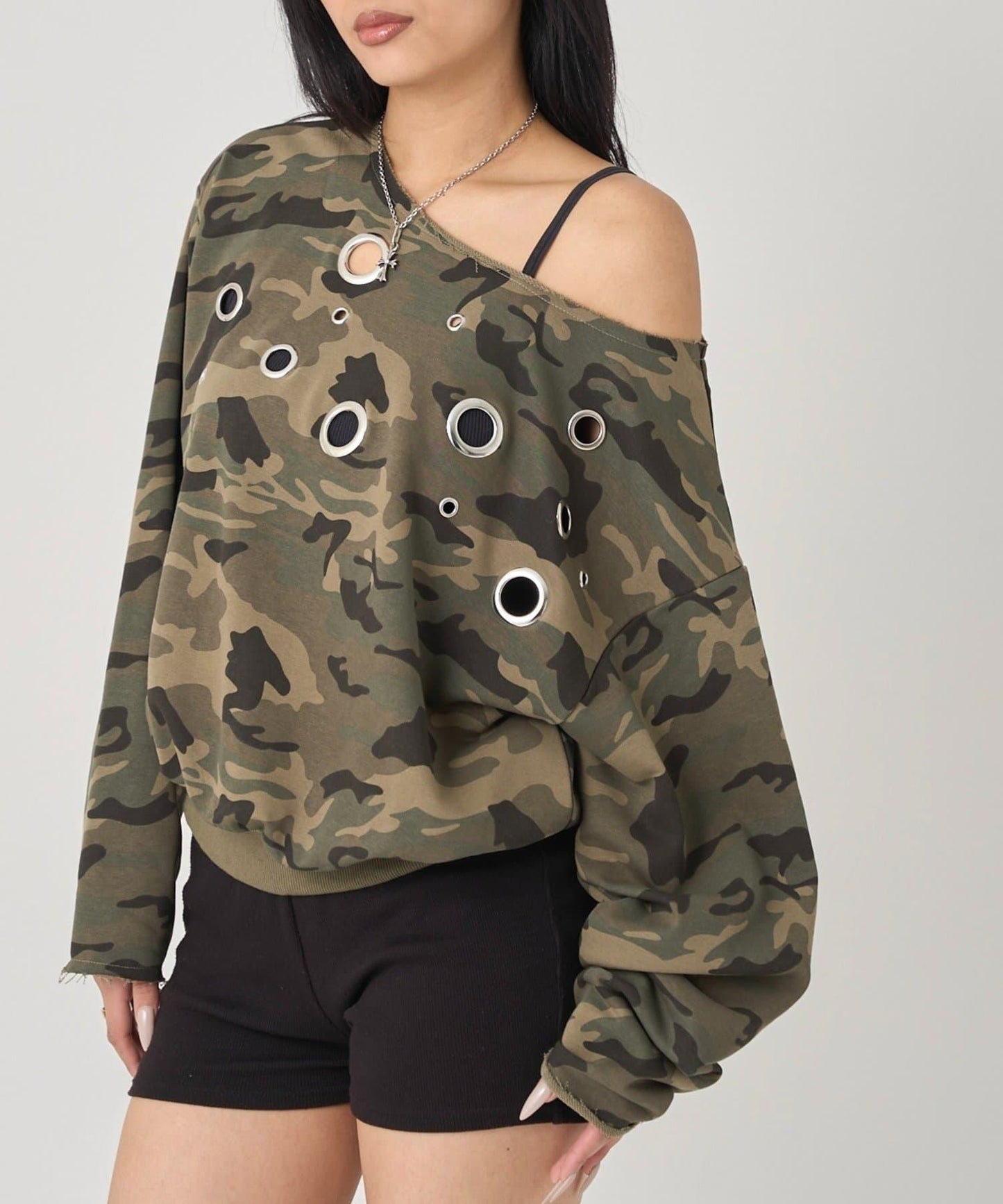 前孔眼一字領衛衣