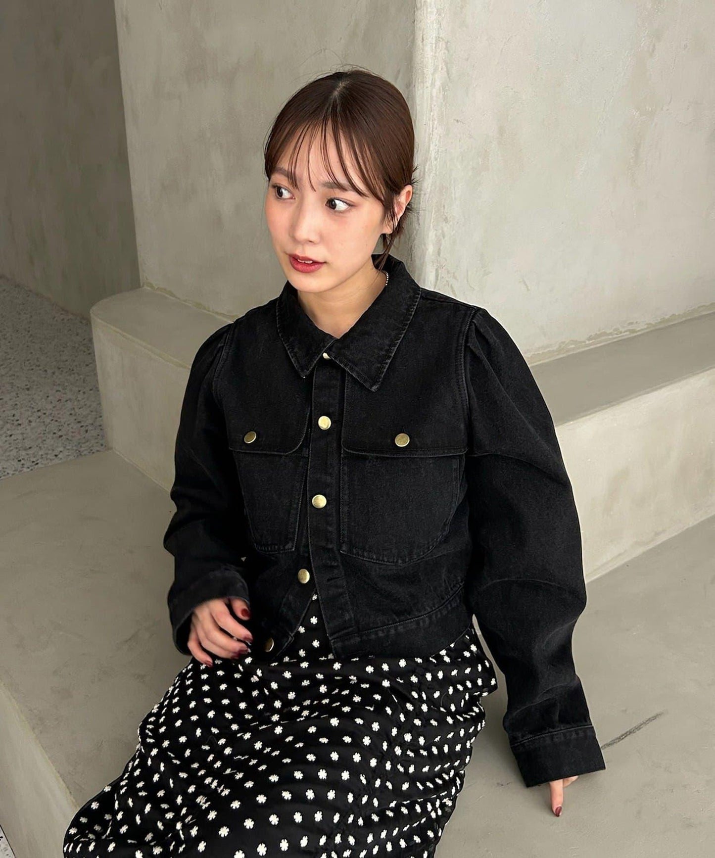 金色紐扣牛仔泡泡袖夾克