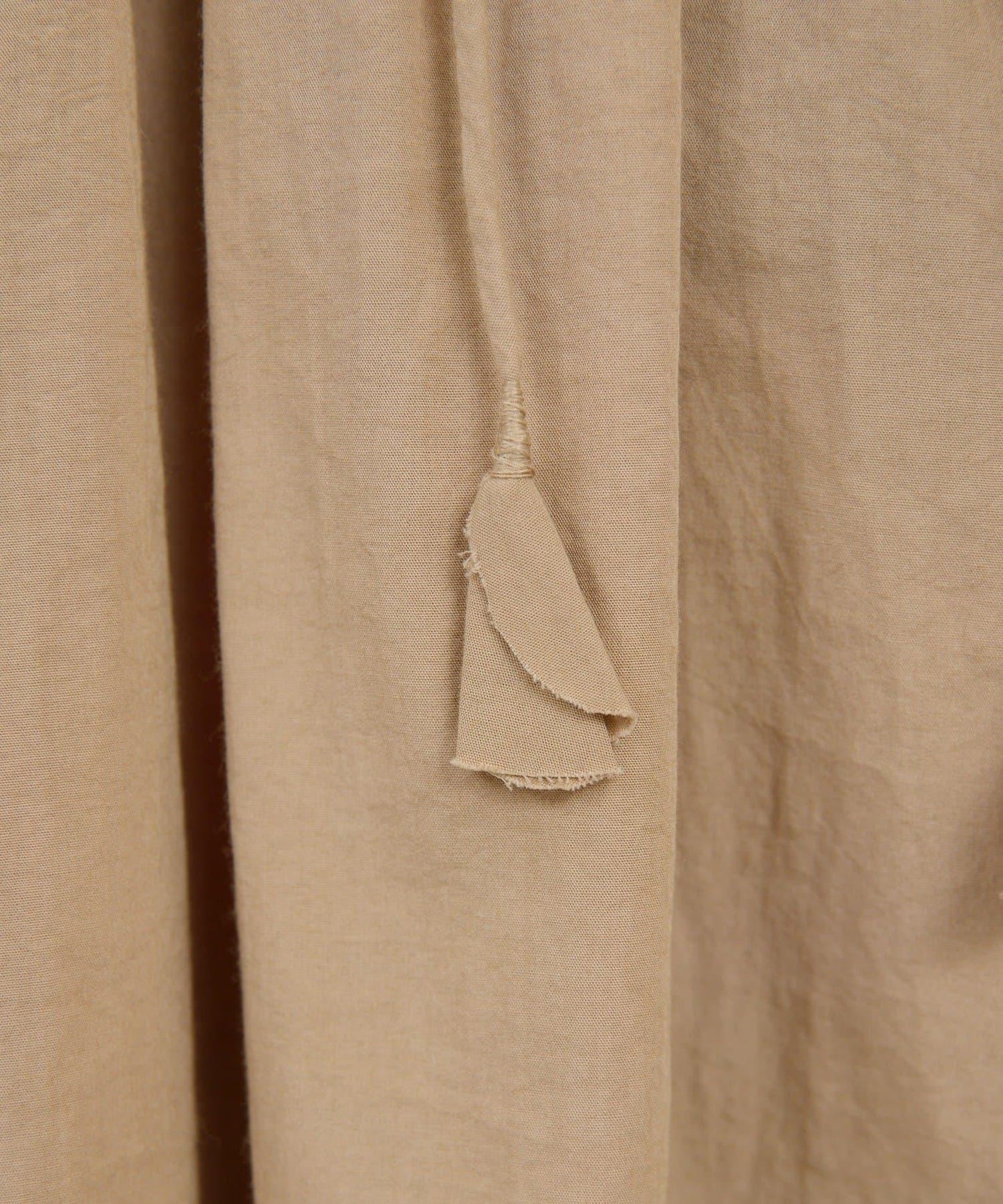 【近日開始】【DHRITIE】褶皺V領襯衫