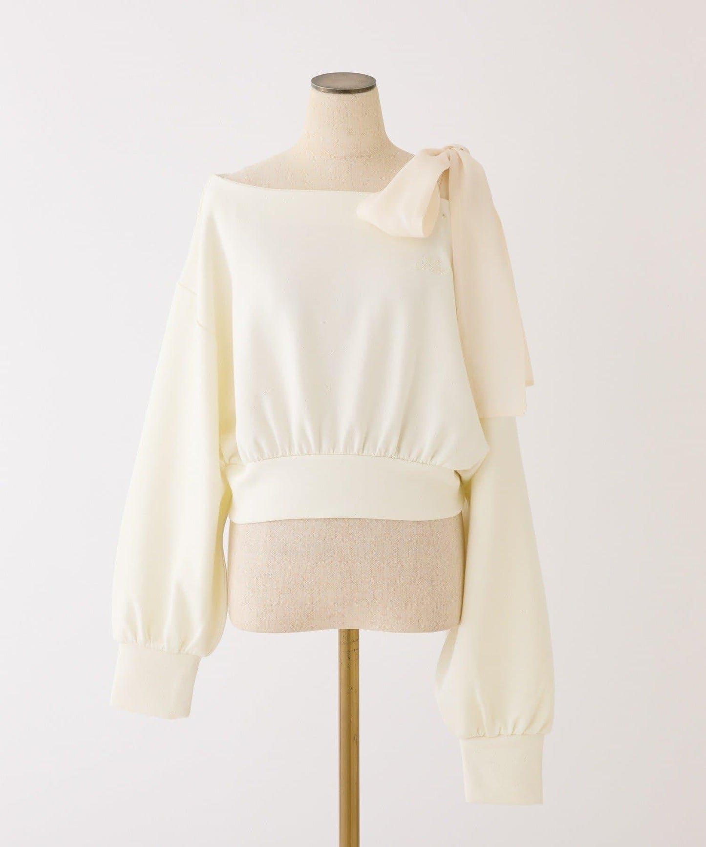 肩部蝴蝶結上衣