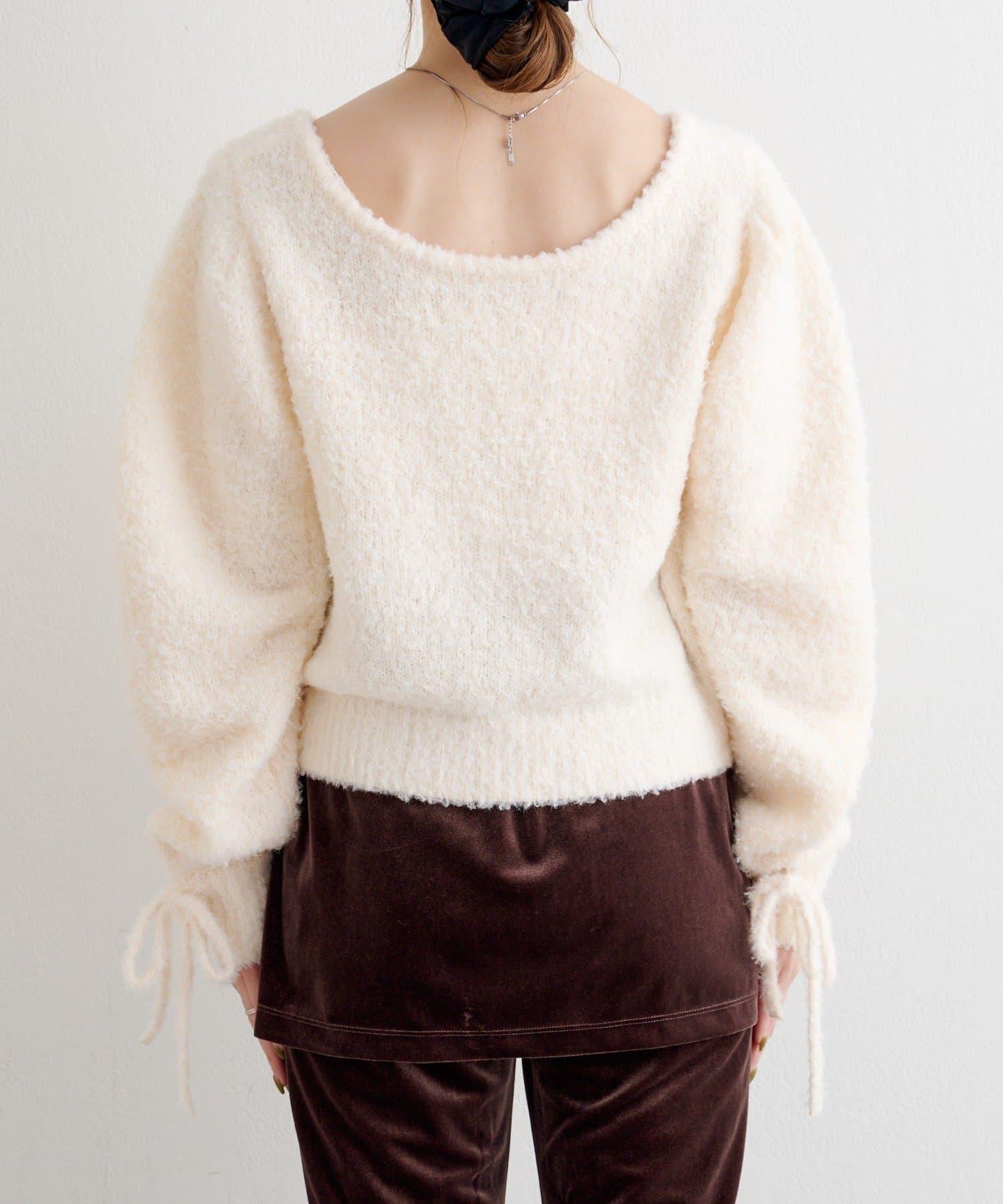 B 蝴蝶結馬海毛袖針織衫