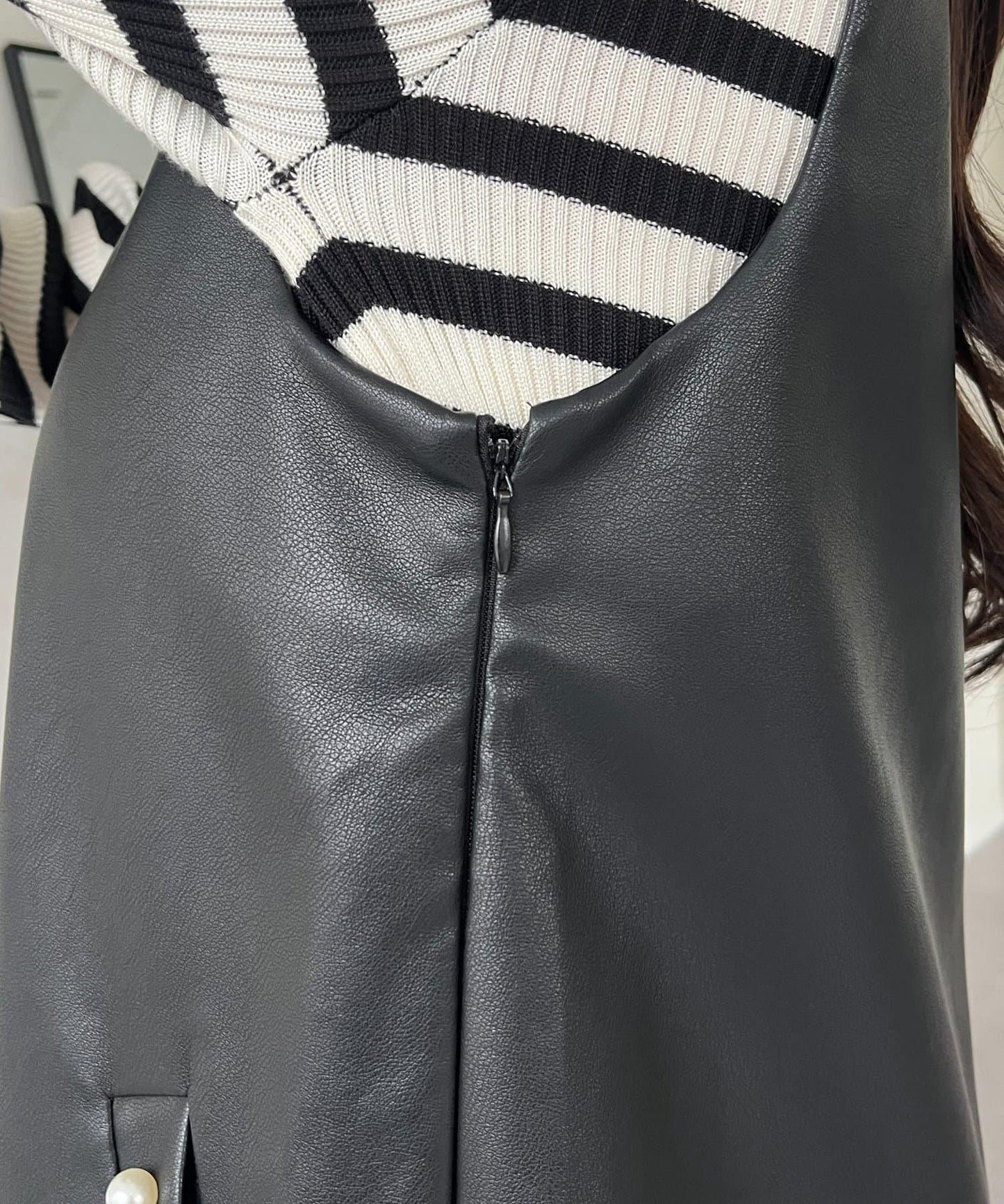 中長款仿皮馬甲