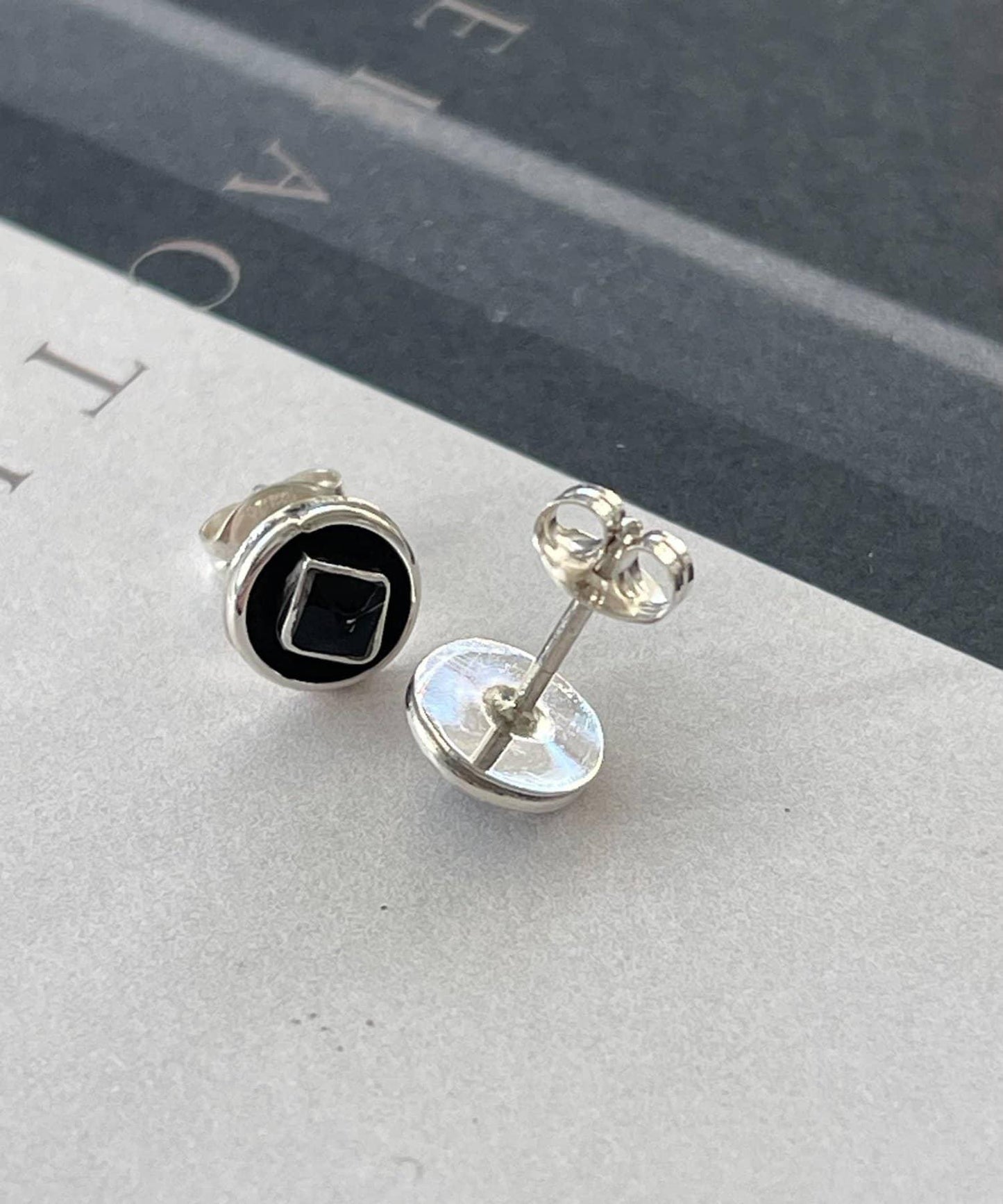 《スターリングシルバー使用》迷你圓形耳釘