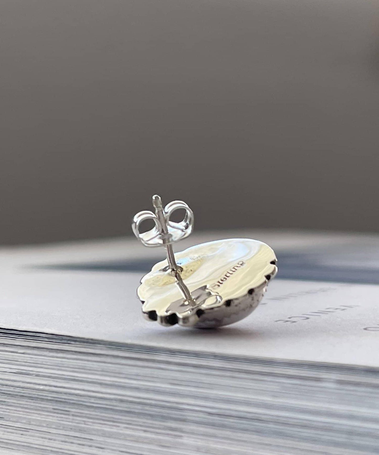 《スターリングシルバー使用》橢圓形寶石耳釘