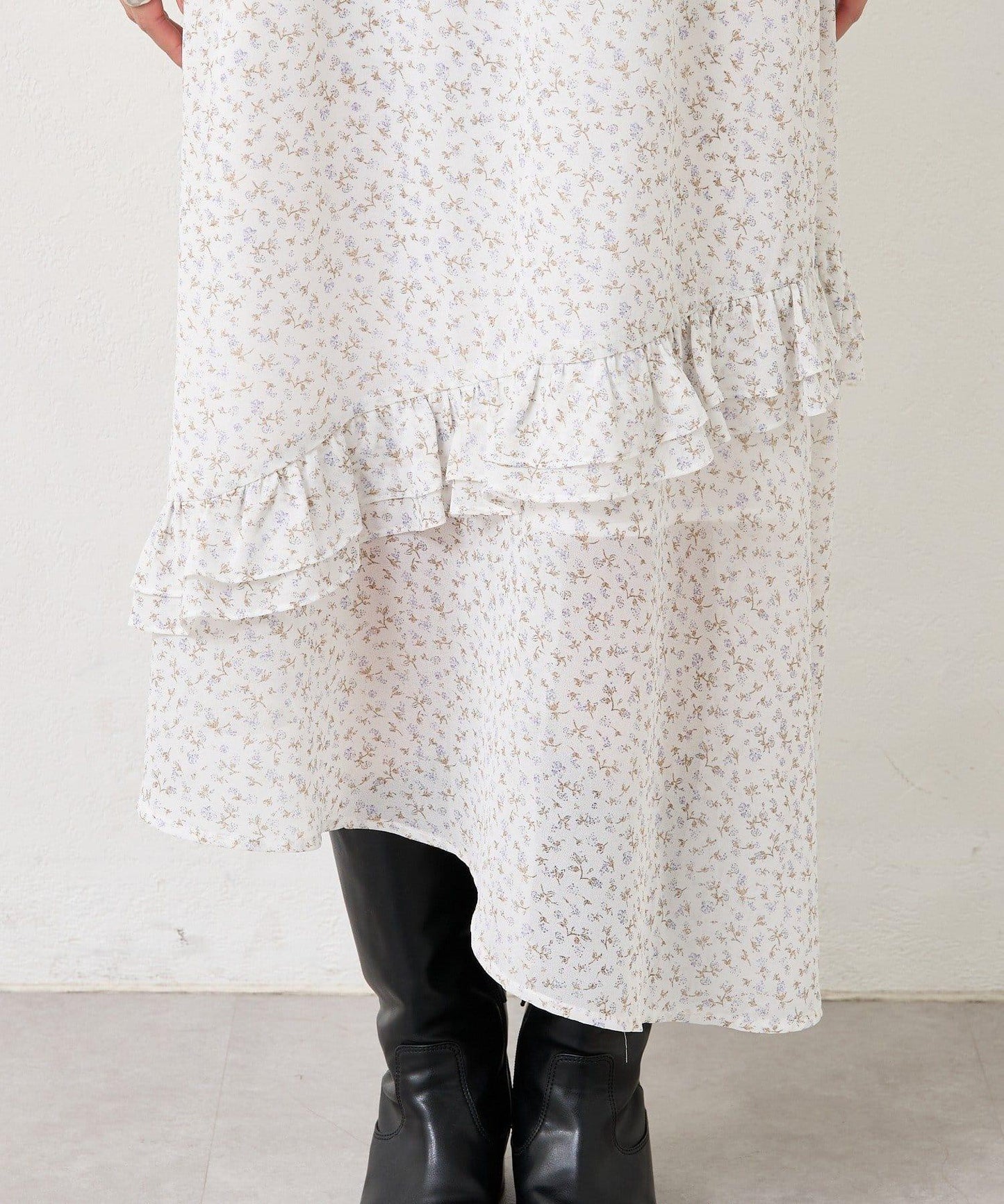 花邊下襬吊帶連衣裙