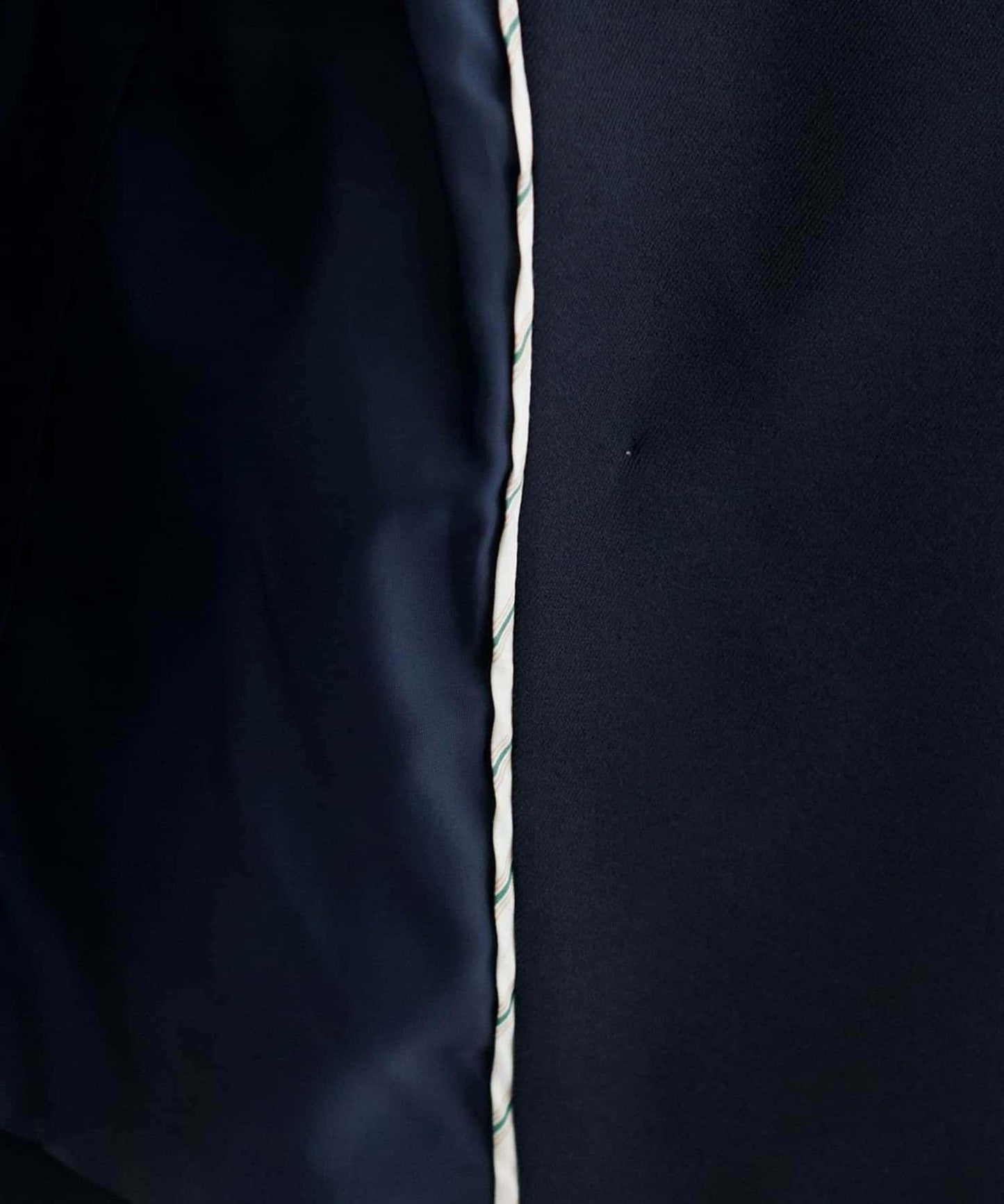 金色紐扣西裝外套