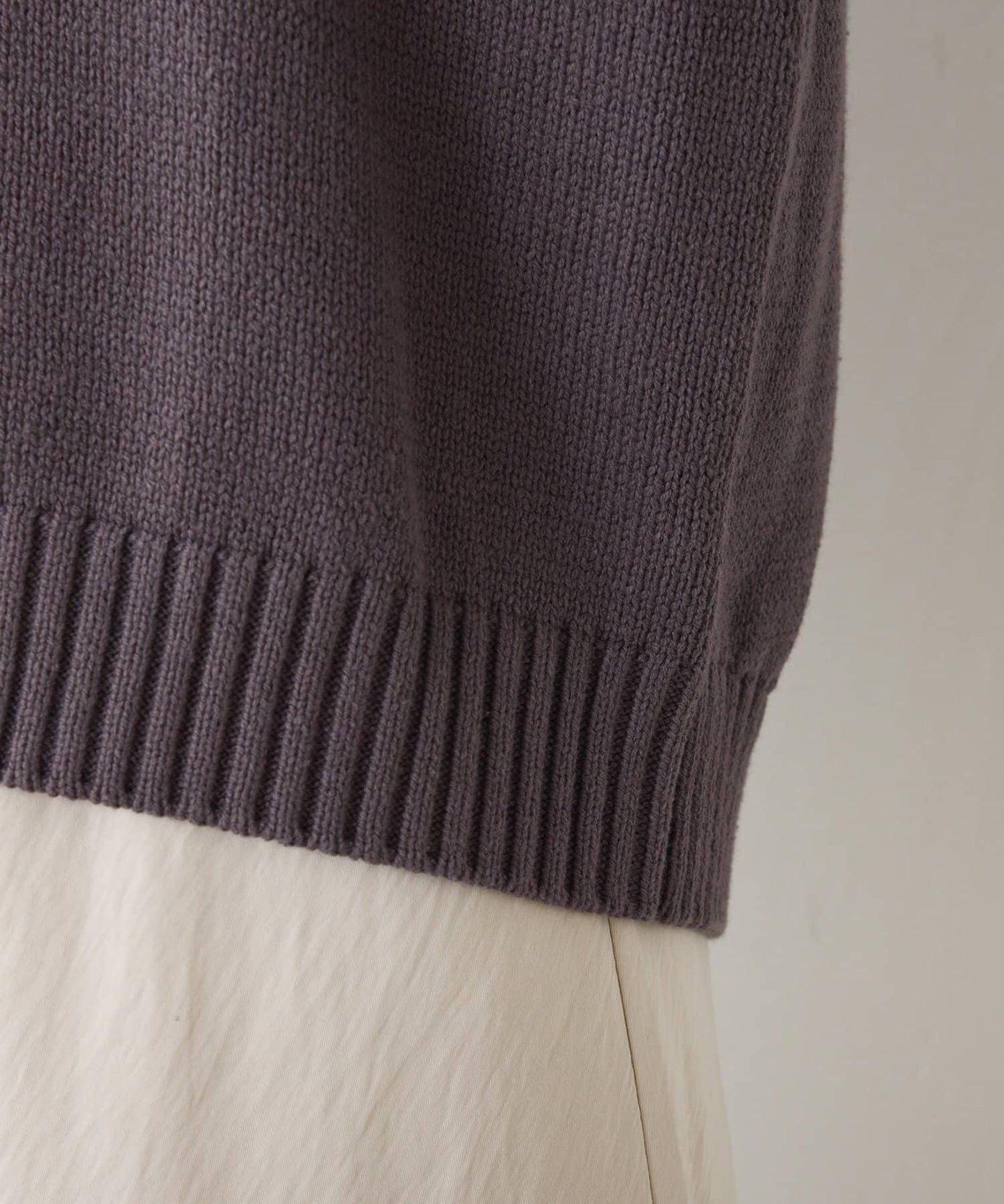 袖部麻花V領針織衫