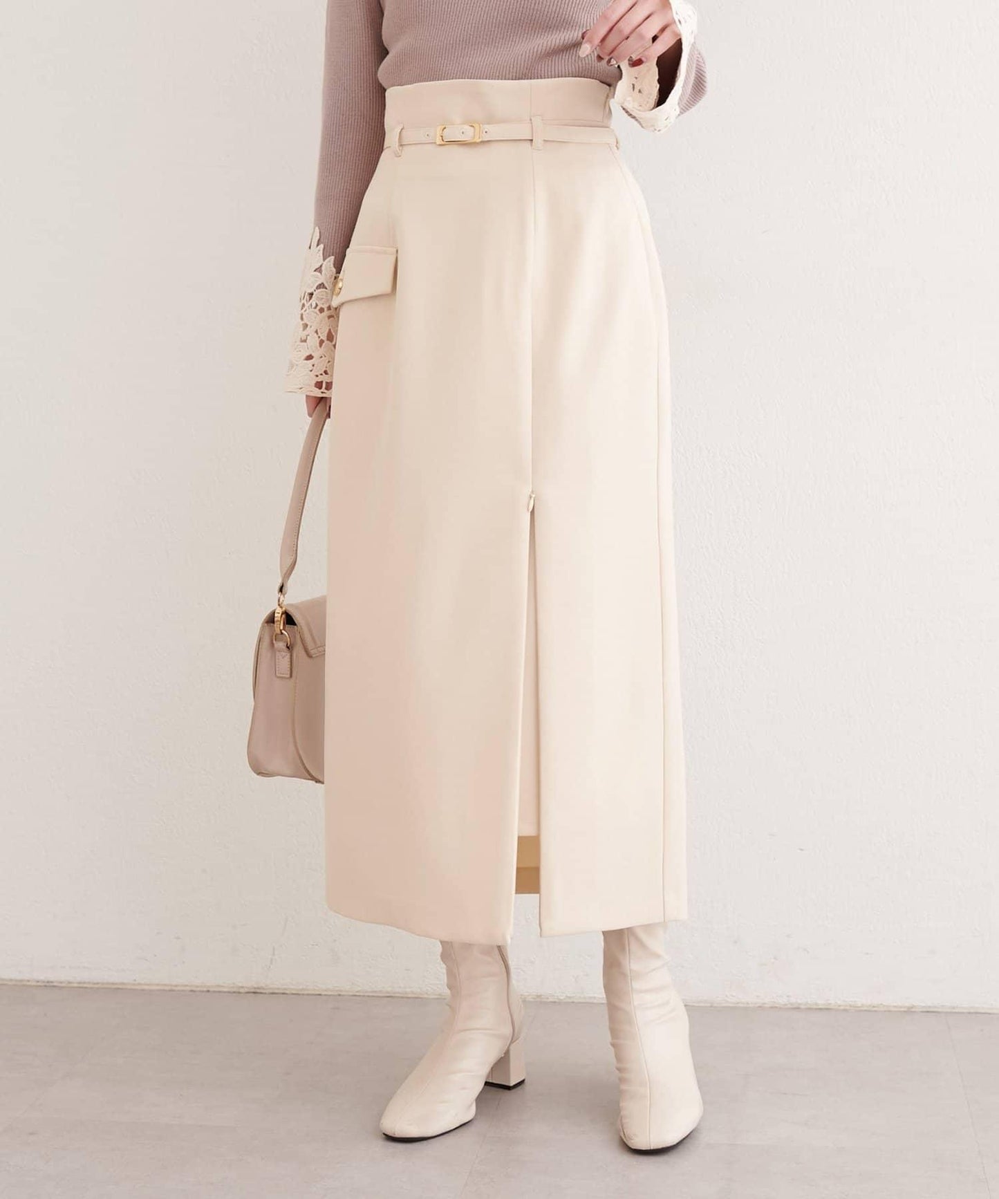 配腰帶修身半身裙