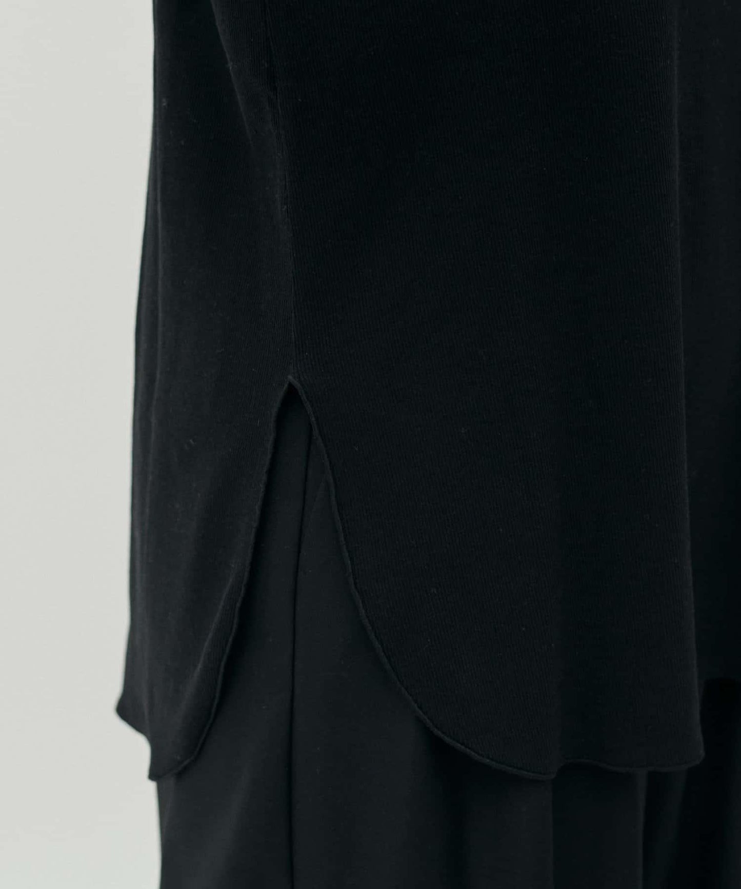 帶拇指孔長袖T恤