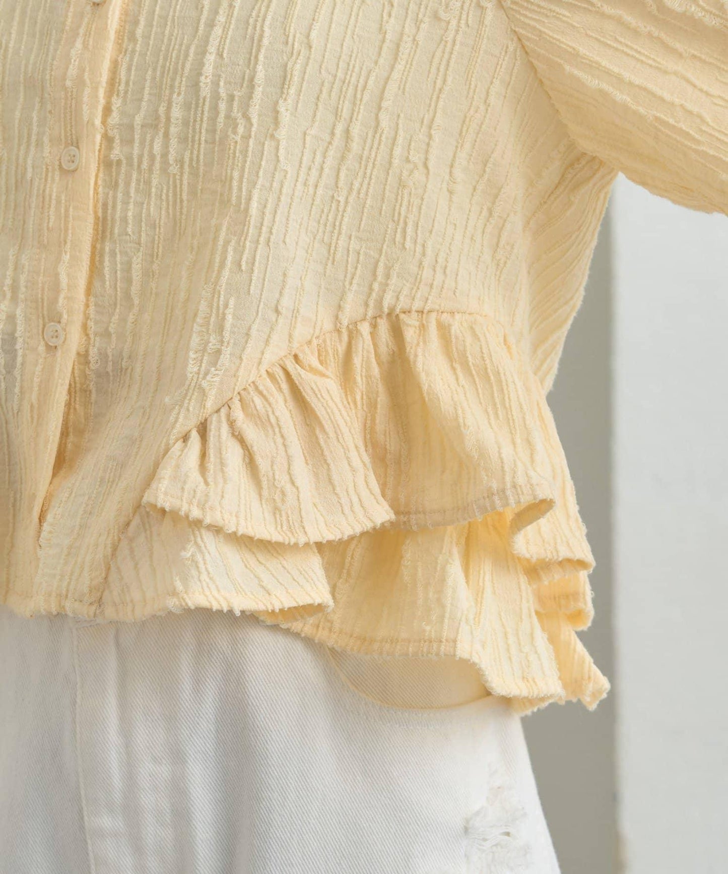 提花下襬荷葉邊襯衫