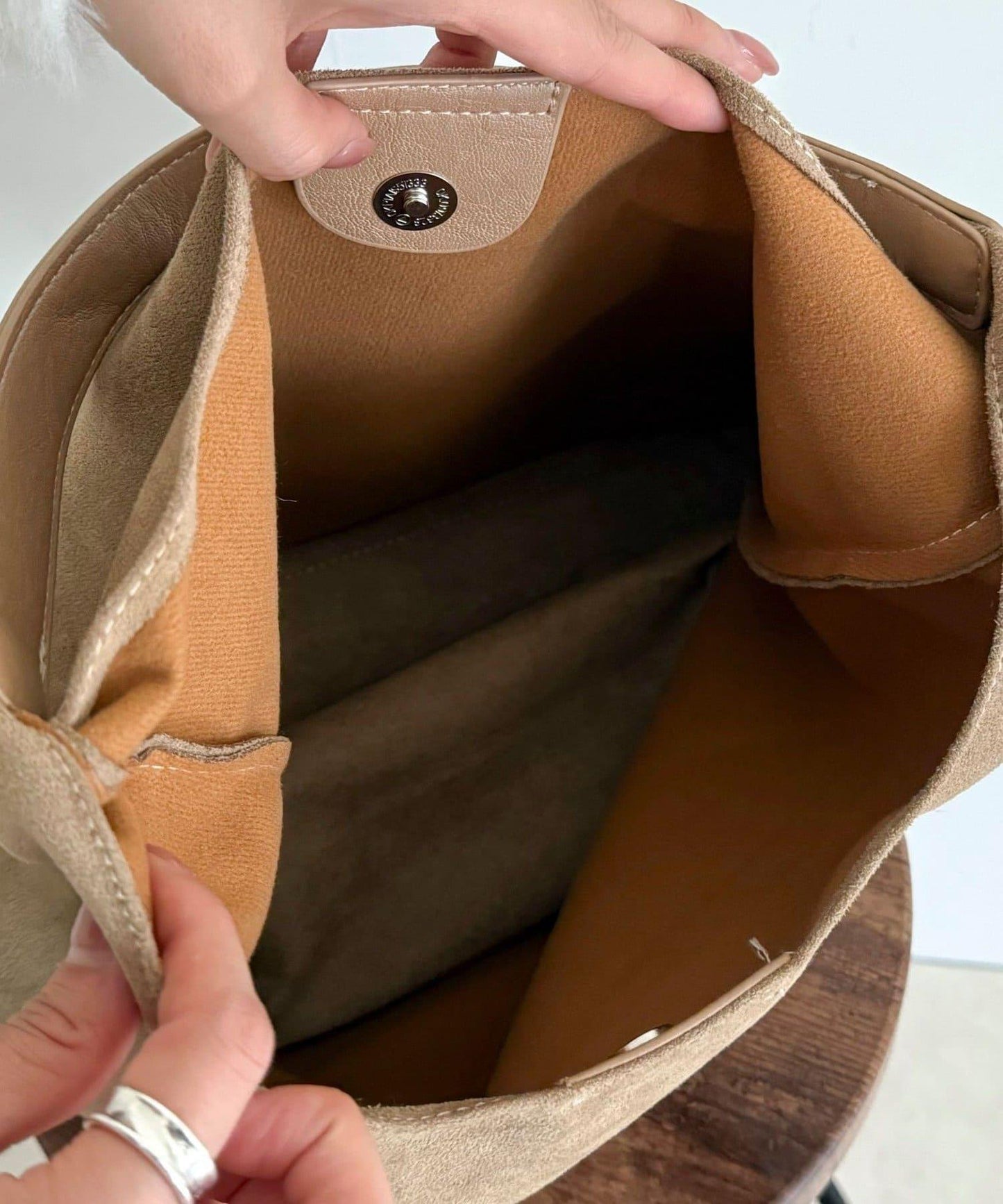 仿麂皮三角造型包