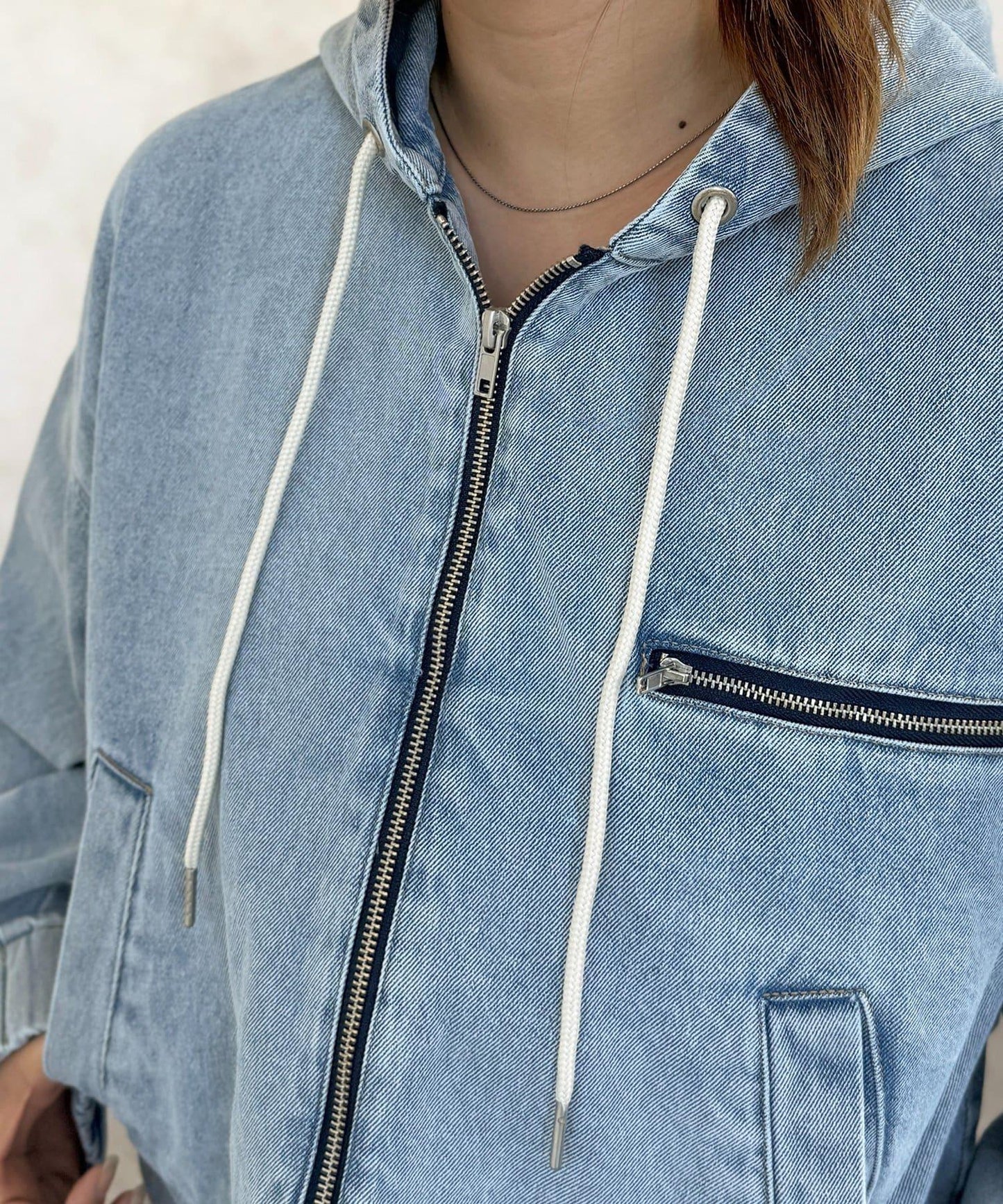 鴨子短款拉鍊衛衣