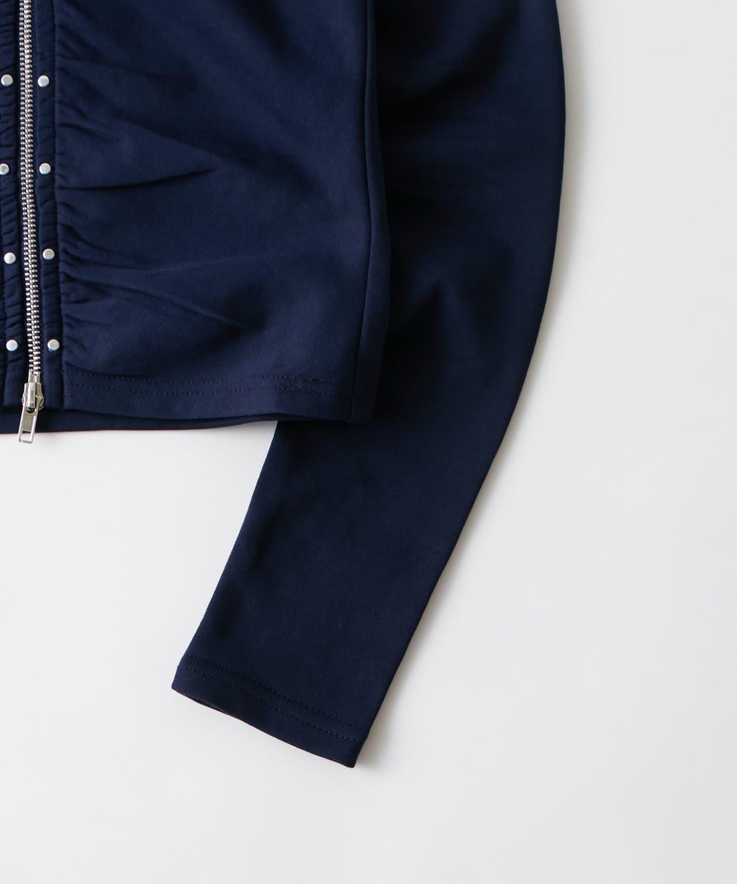 STUDDED ZIP GATHERED TOP 上衣