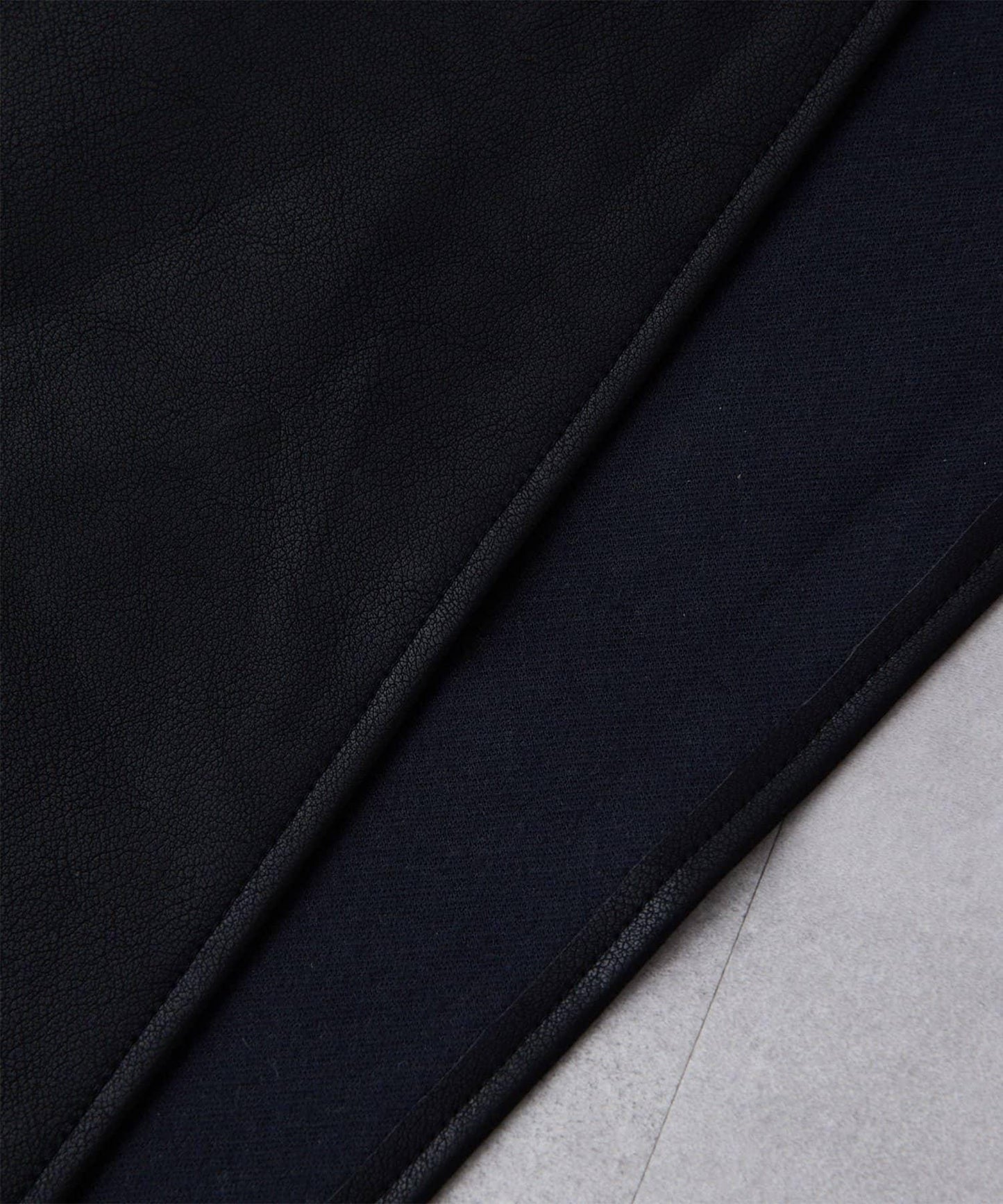 THE PAUSE 人造皮革圍巾