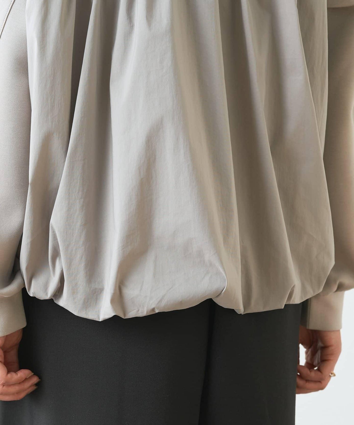 後蓬鬆廓形 針織上衣