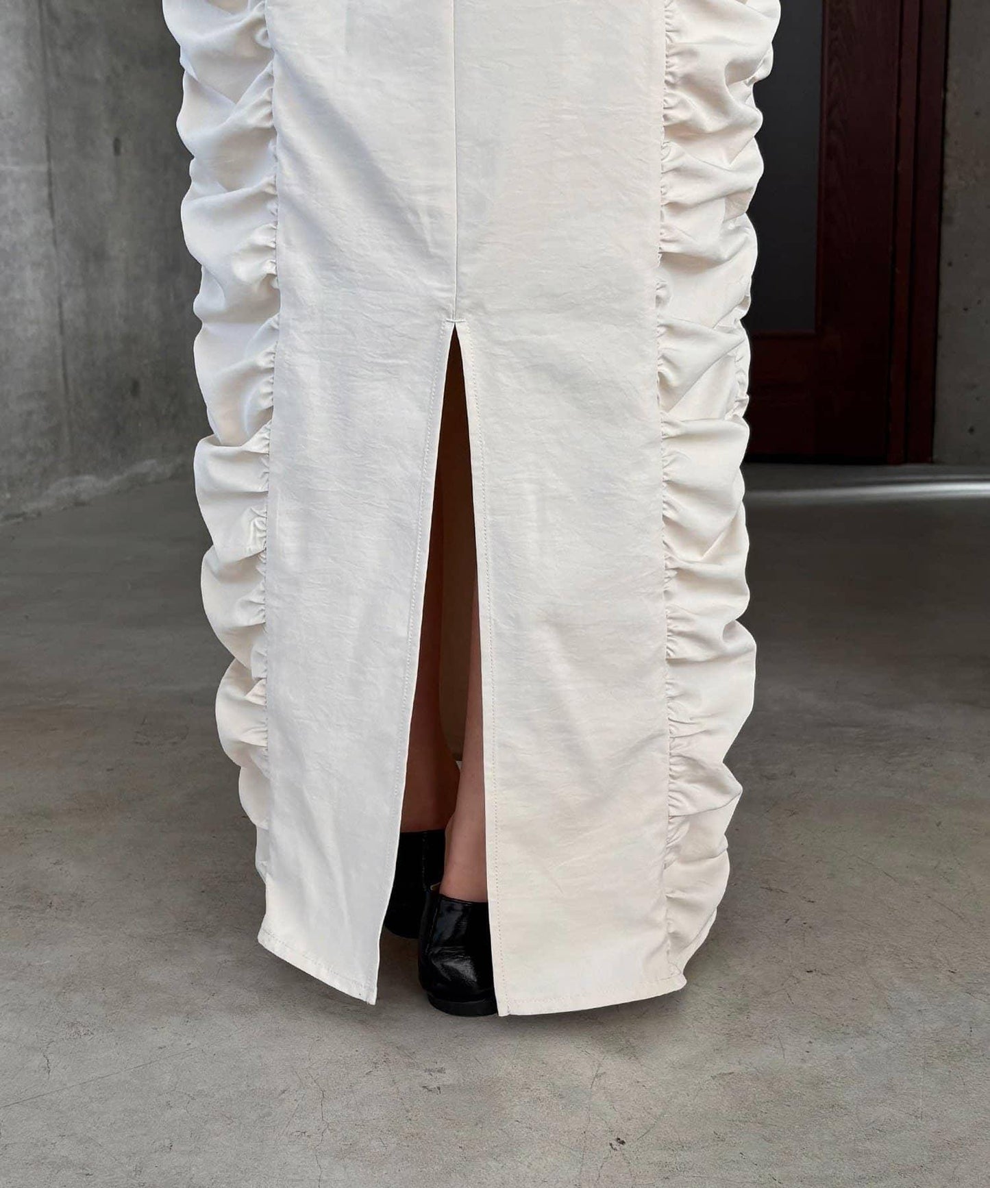 抽褶設計吊帶連衣裙