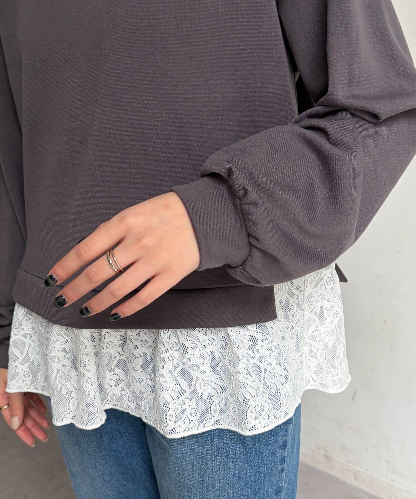 蕾絲拼接套頭上衣