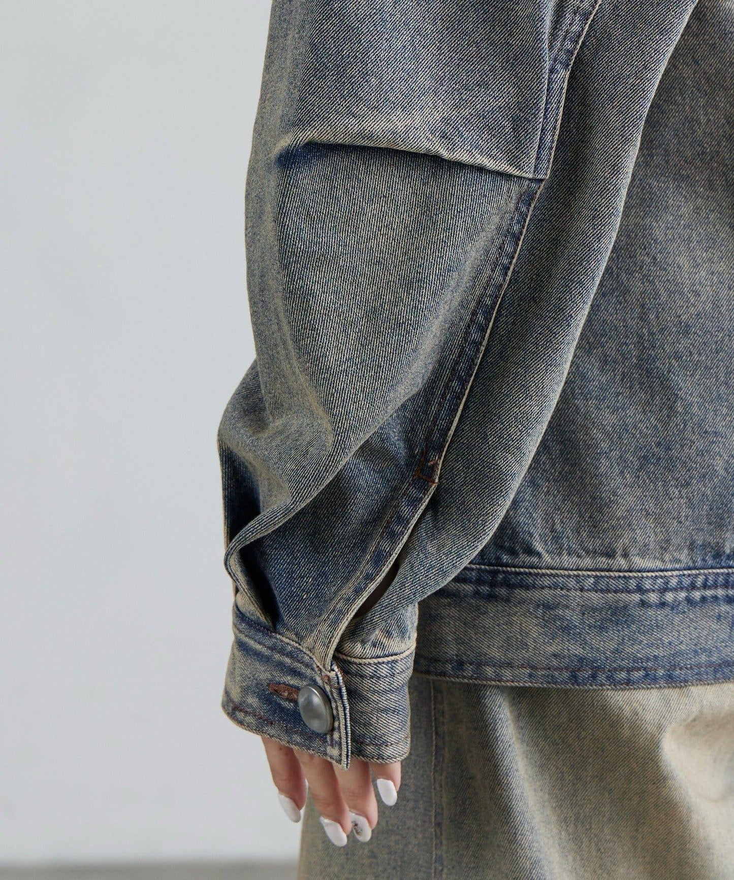 收腰設計牛仔夾克