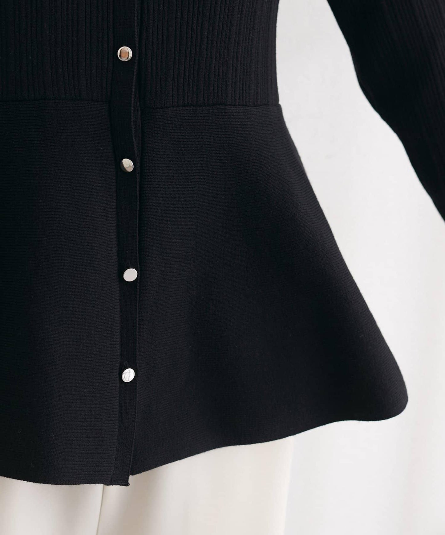 隨機羅紋 V 領 荷葉擺 針織開衫