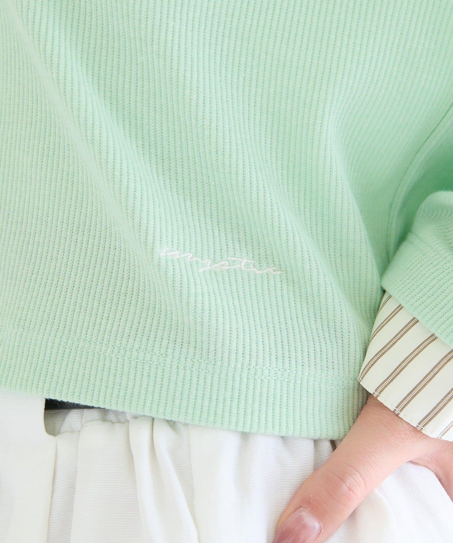 小短款亨利領長袖T恤