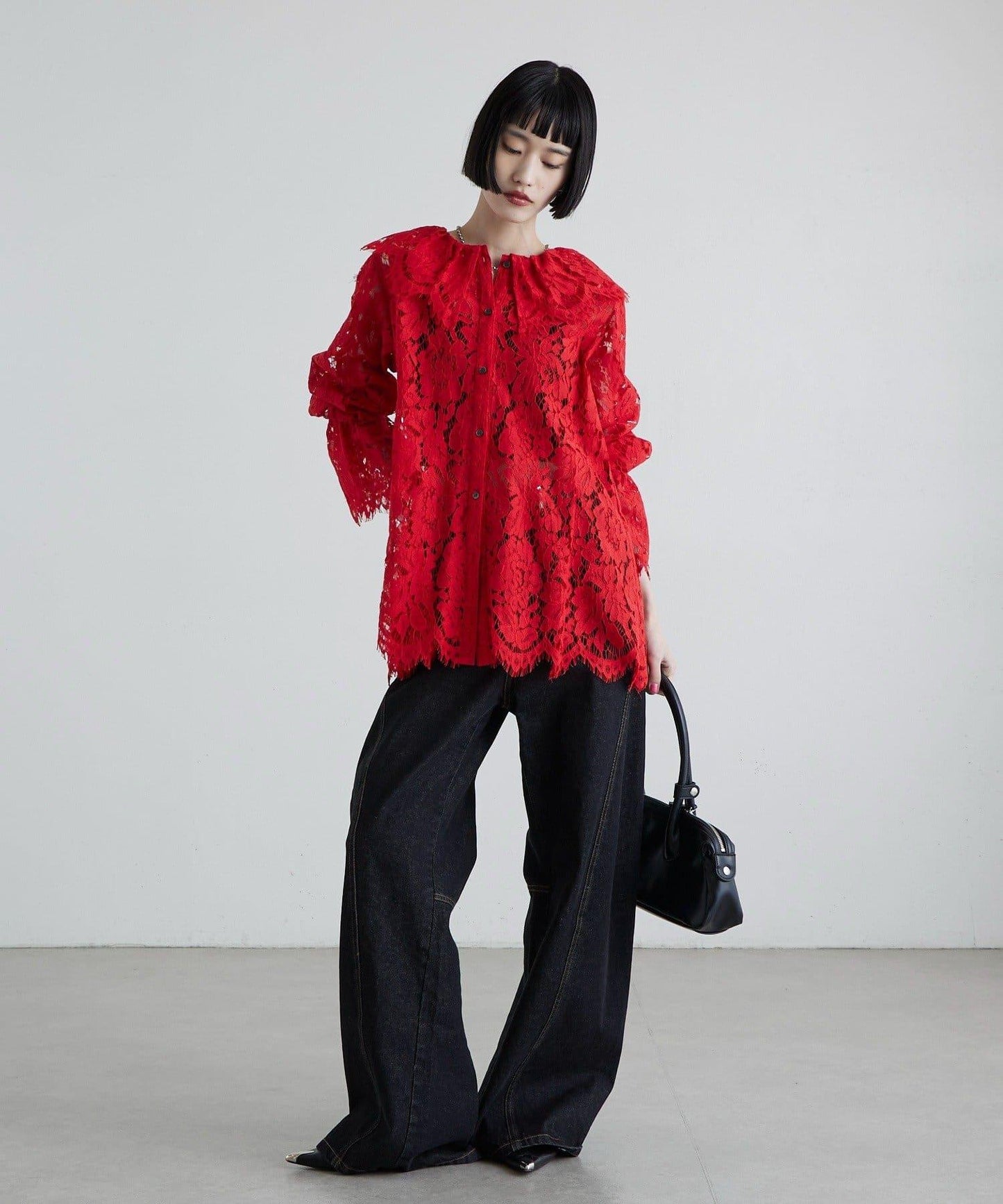 波浪蕾絲 後背開口 襯衫