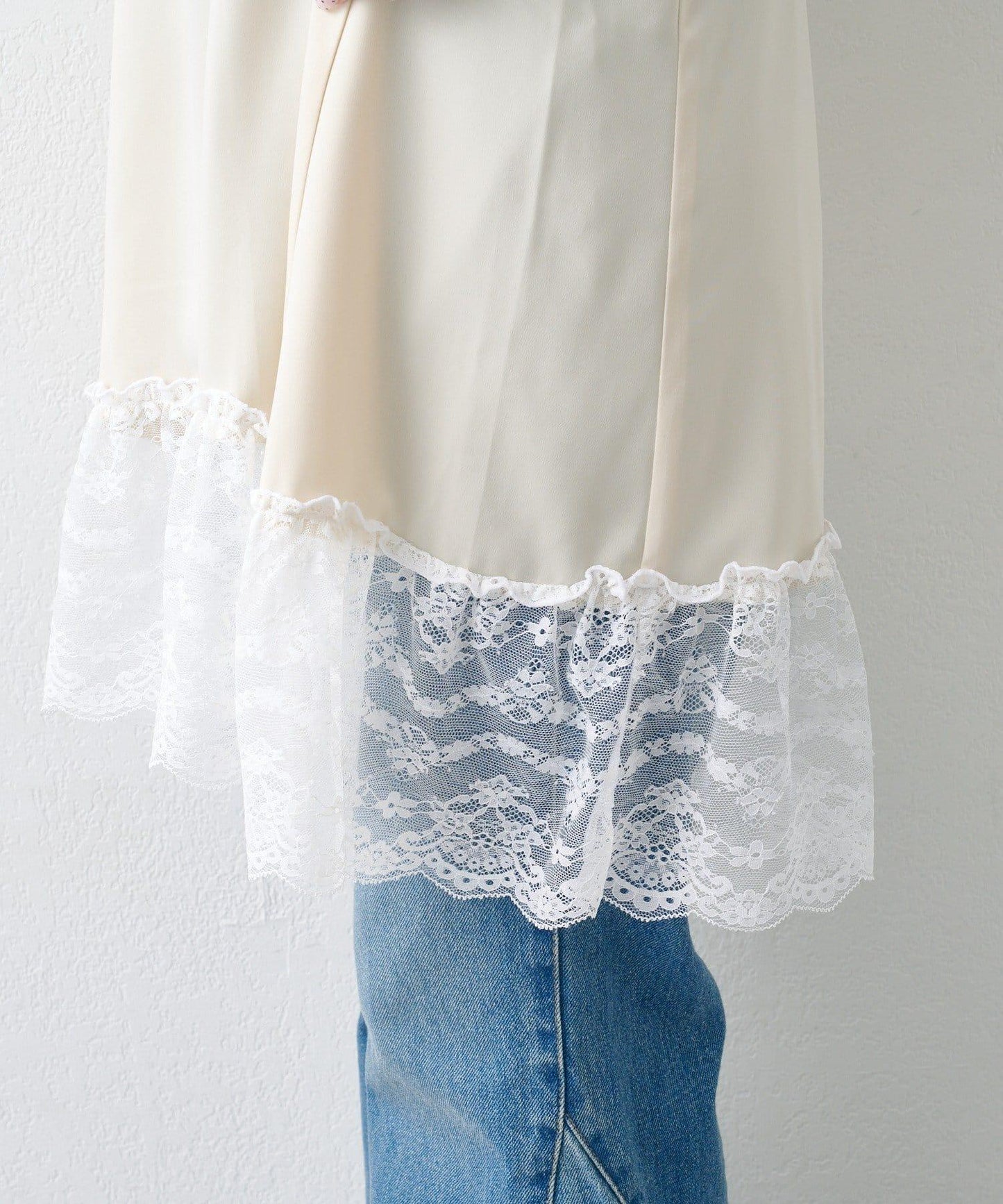 2026SS目錄 緞面蕾絲長版上衣