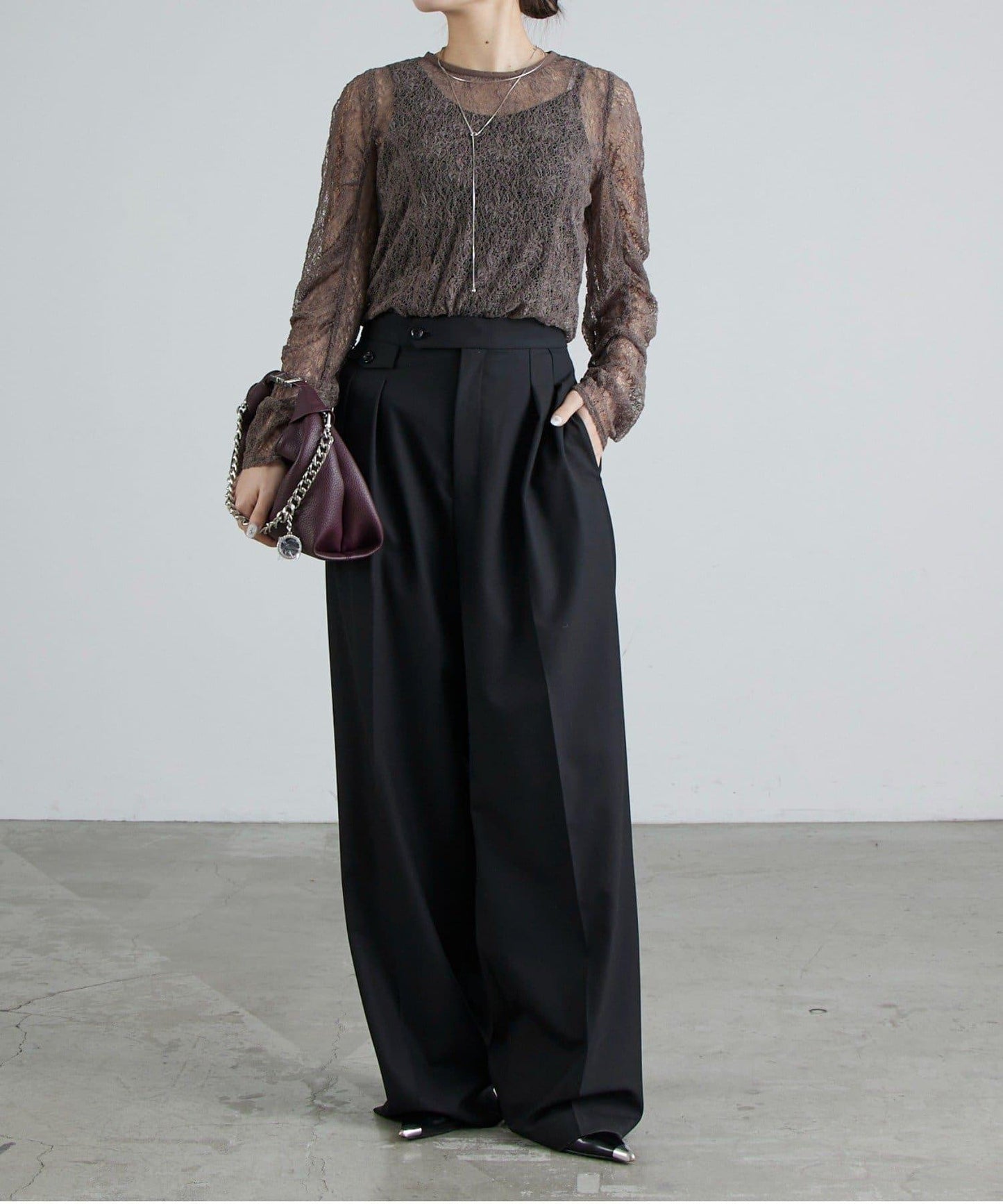 蕾絲袖褶皺上衣