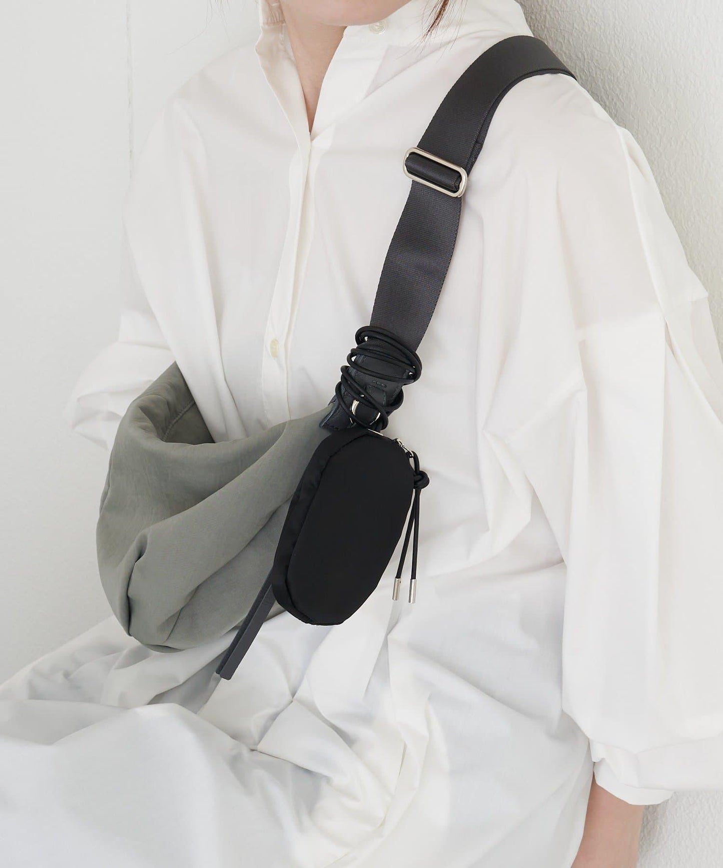 雲朵尼龍掛頸小包