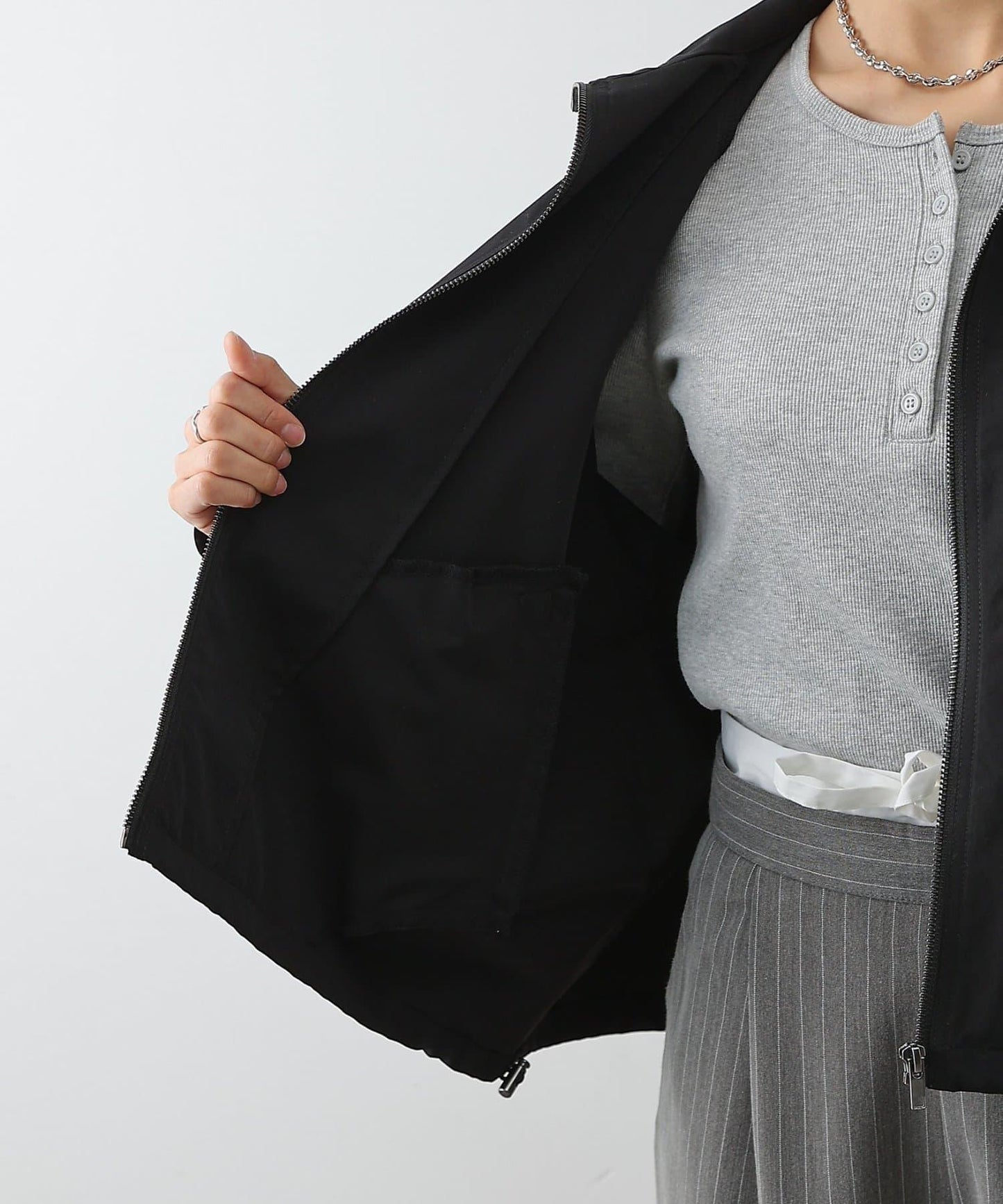 下襬抽繩拉鍊夾克