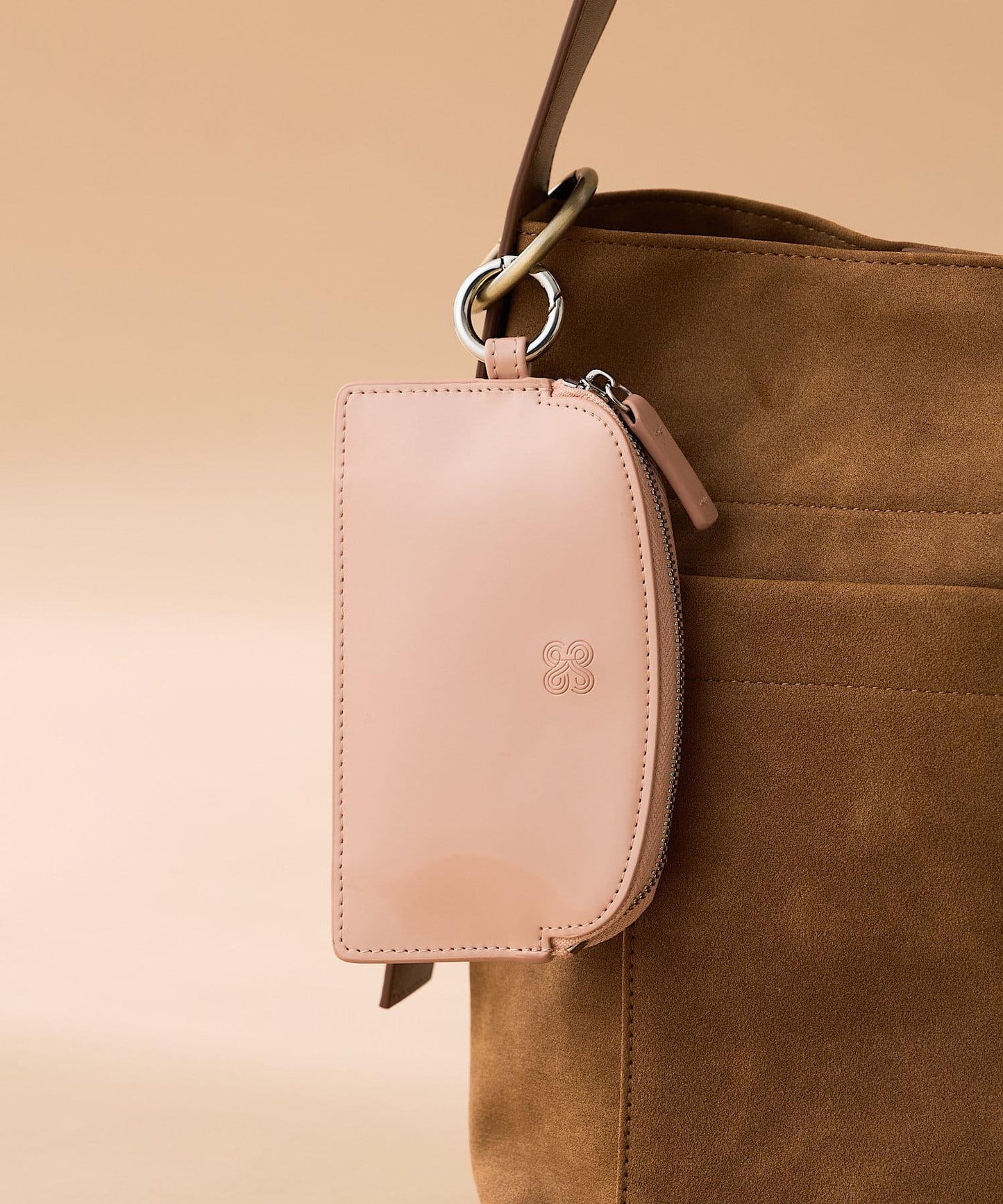 Kastane 漆皮多功能收納包