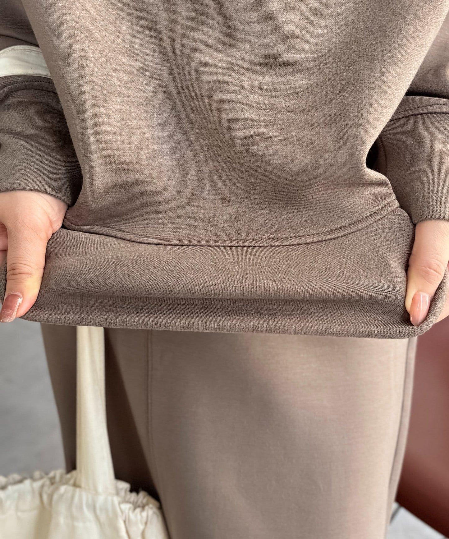 連帽衛衣配窄版半身裙套裝