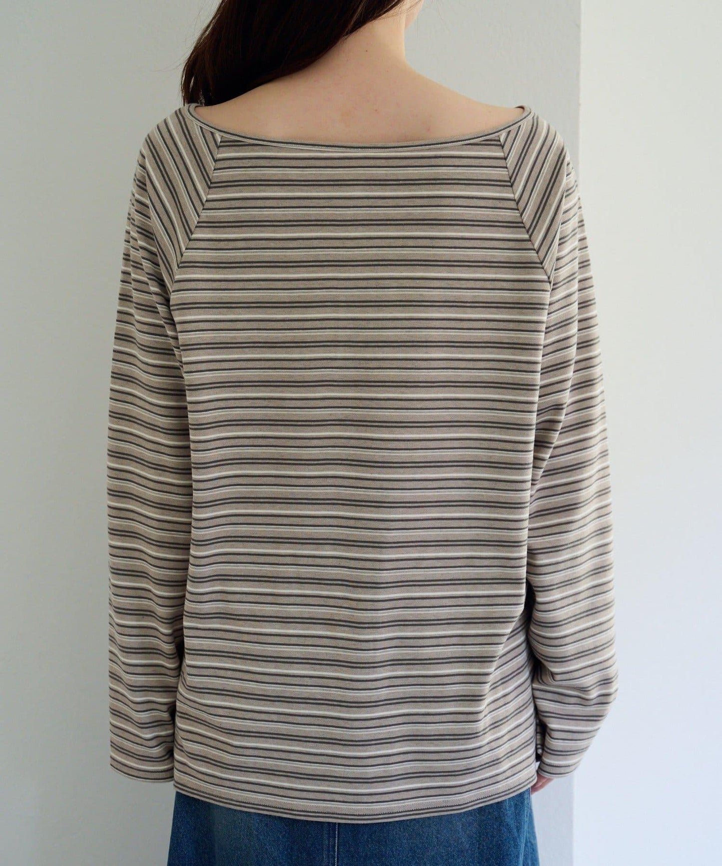 插肩露肩設計 TEE T恤